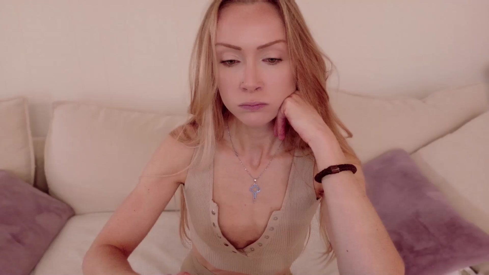 Gallery image thumbnail from xSadiexBlairx's myfreecams stream on, 09/29/2025, 18:56 image 8 of 20