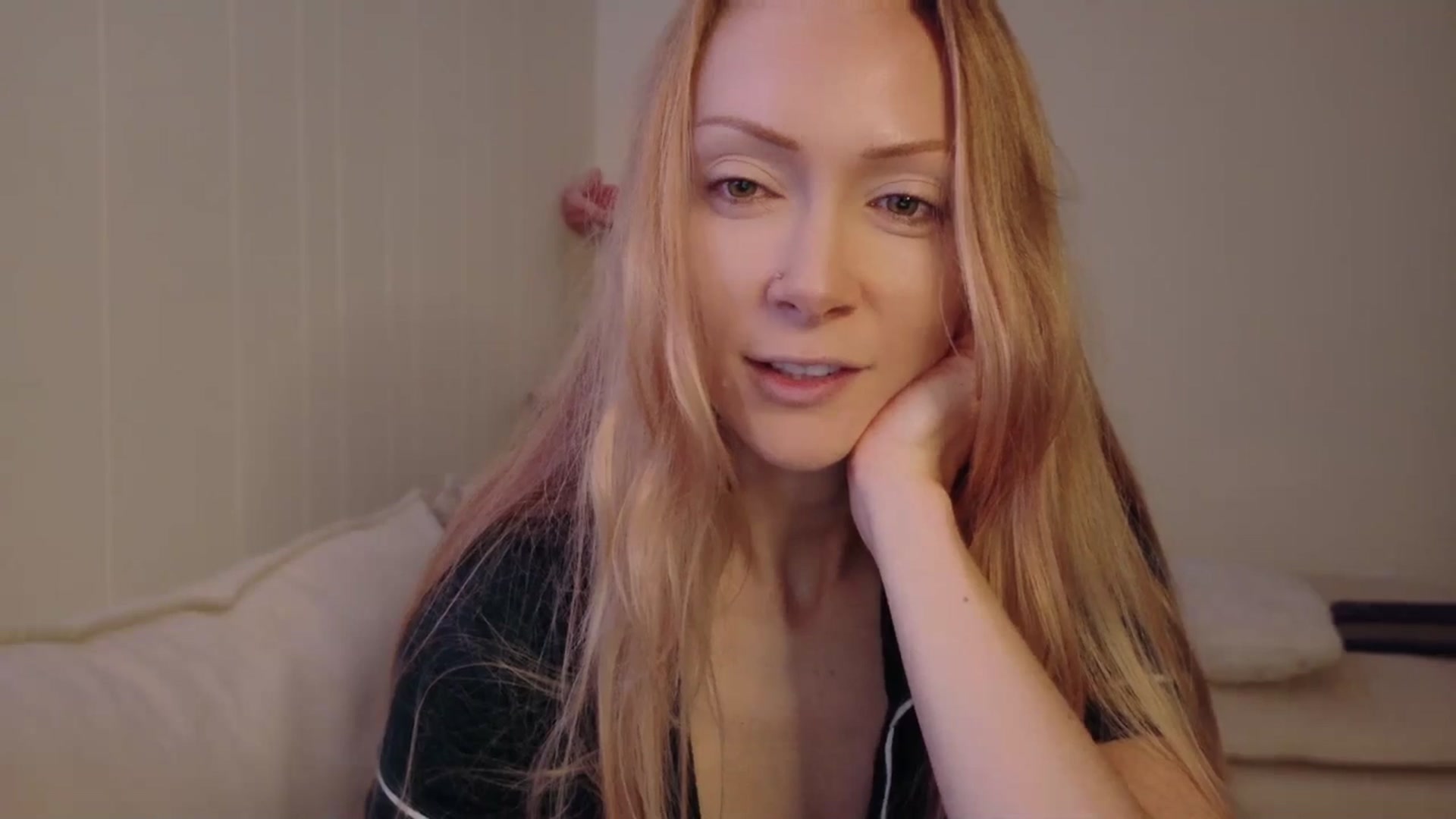 Gallery image thumbnail from xSadiexBlairx's myfreecams stream on, 10/06/2025, 02:26 image 5 of 20