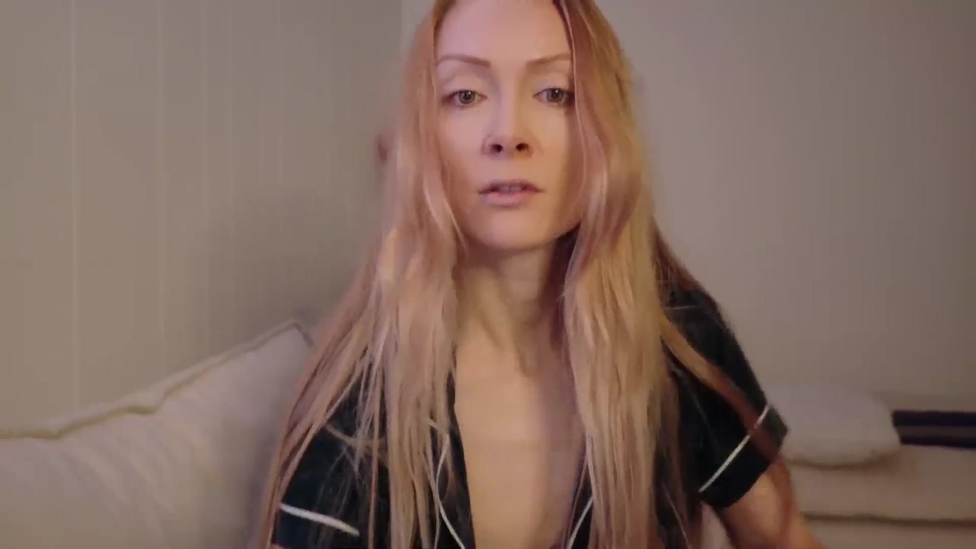 Gallery image thumbnail from xSadiexBlairx's myfreecams stream on, 10/06/2025, 02:26 image 2 of 20
