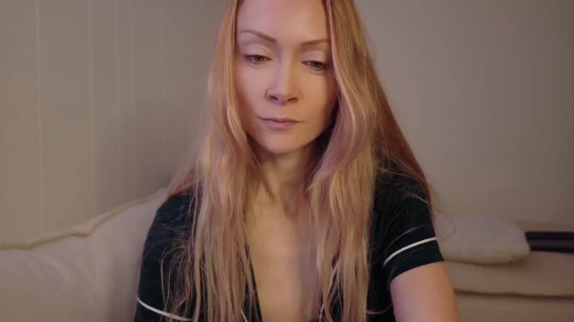 Gallery image thumbnail from xSadiexBlairx's myfreecams stream on, 10/06/2025, 02:26 image 6 of 20