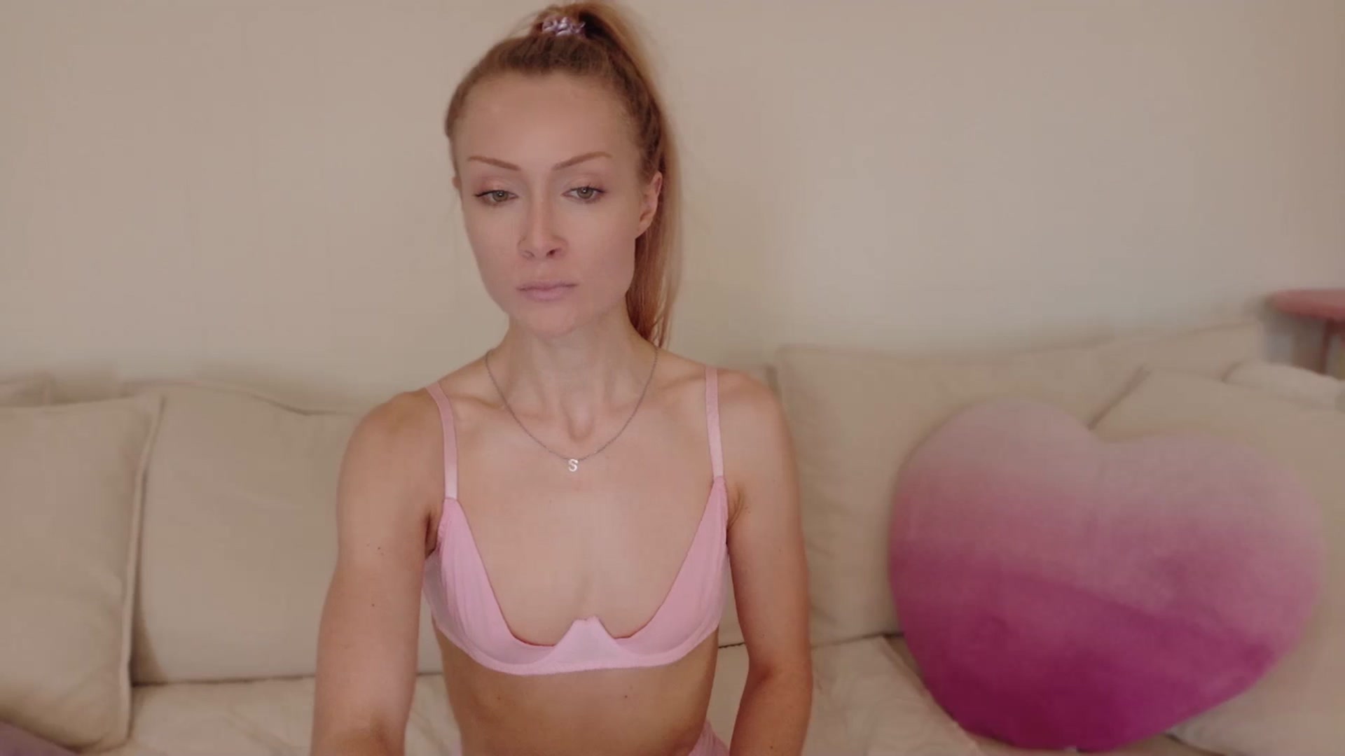 Gallery image thumbnail from xSadiexBlairx's myfreecams stream on, 10/07/2025, 18:56 image 17 of 20