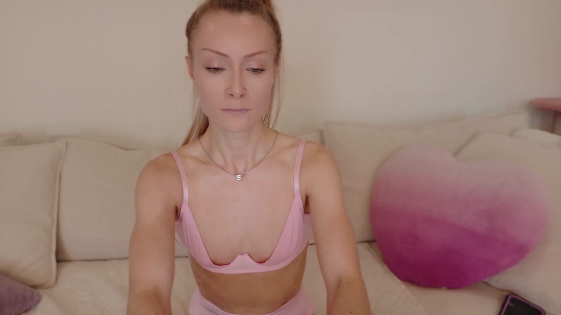 Gallery image thumbnail from xSadiexBlairx's myfreecams stream on, 10/07/2025, 18:56 image 12 of 20