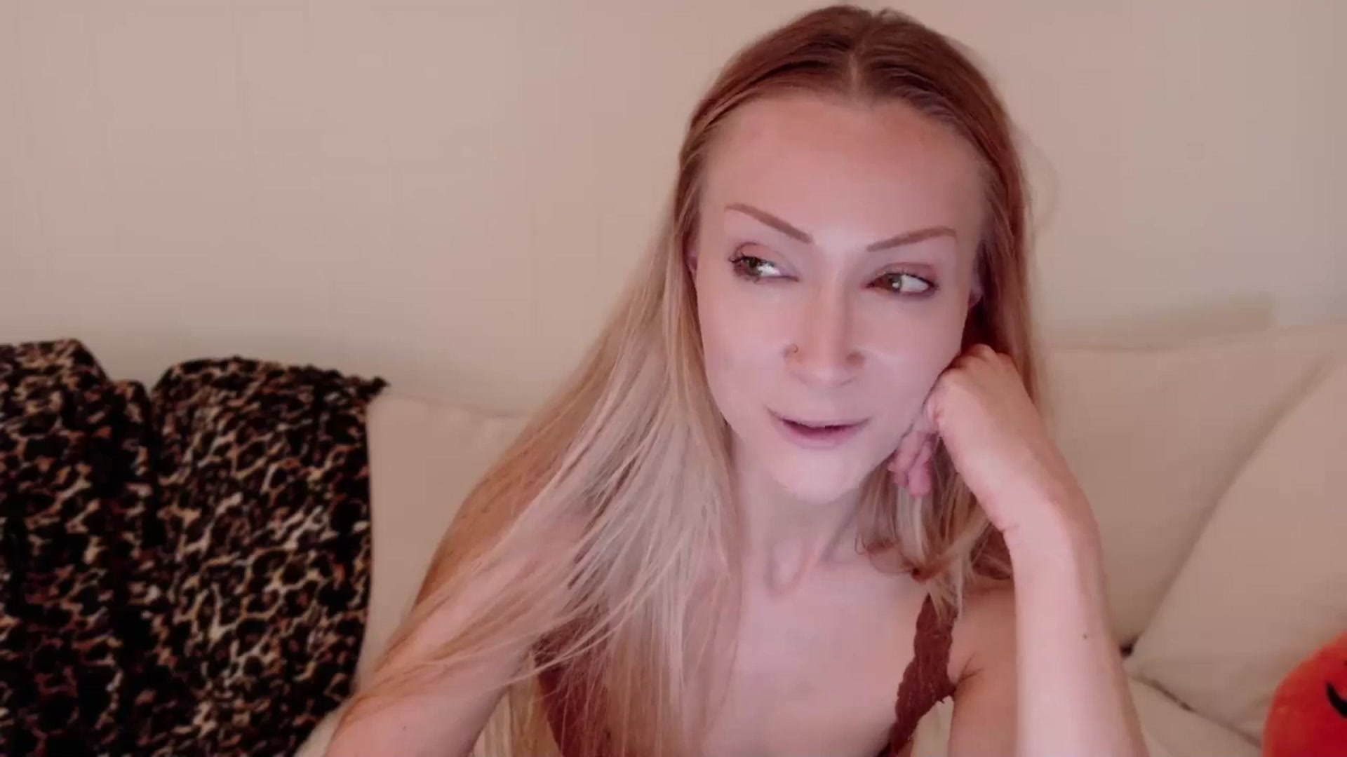 Gallery image thumbnail from xSadiexBlairx's myfreecams stream on, 10/08/2025, 17:20 image 18 of 20