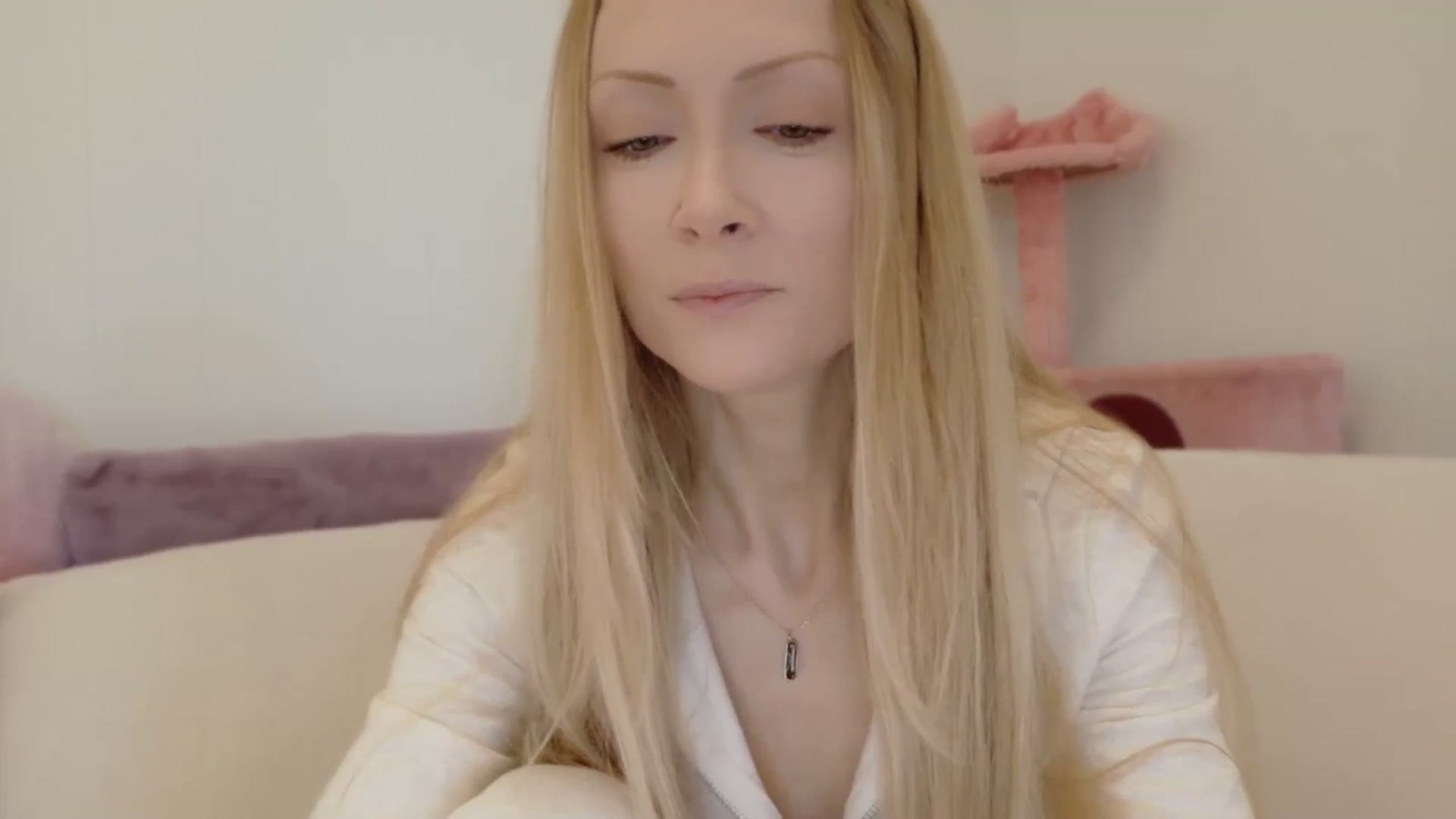 Gallery image thumbnail from xSadiexBlairx's myfreecams stream on, 11/05/2025, 17:28 image 13 of 20