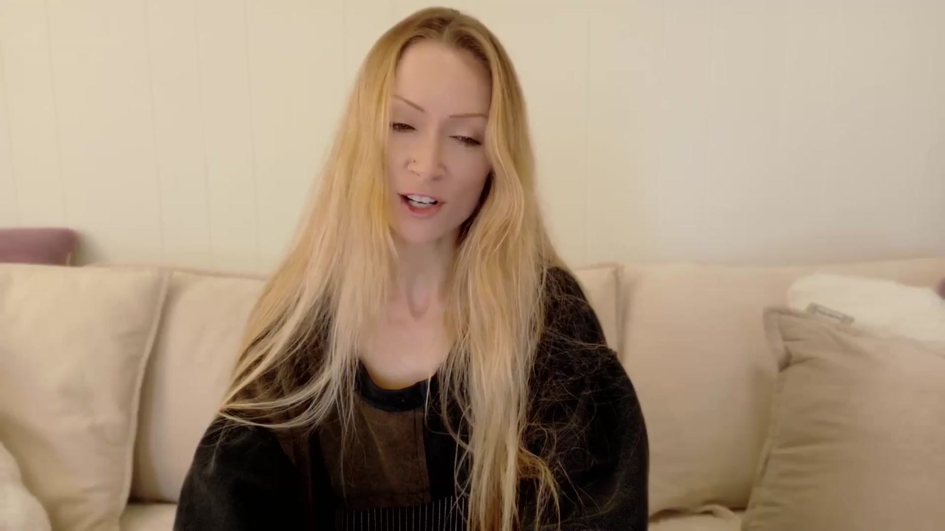 Gallery image thumbnail from xSadiexBlairx's myfreecams stream on, 11/06/2025, 19:05 image 6 of 20