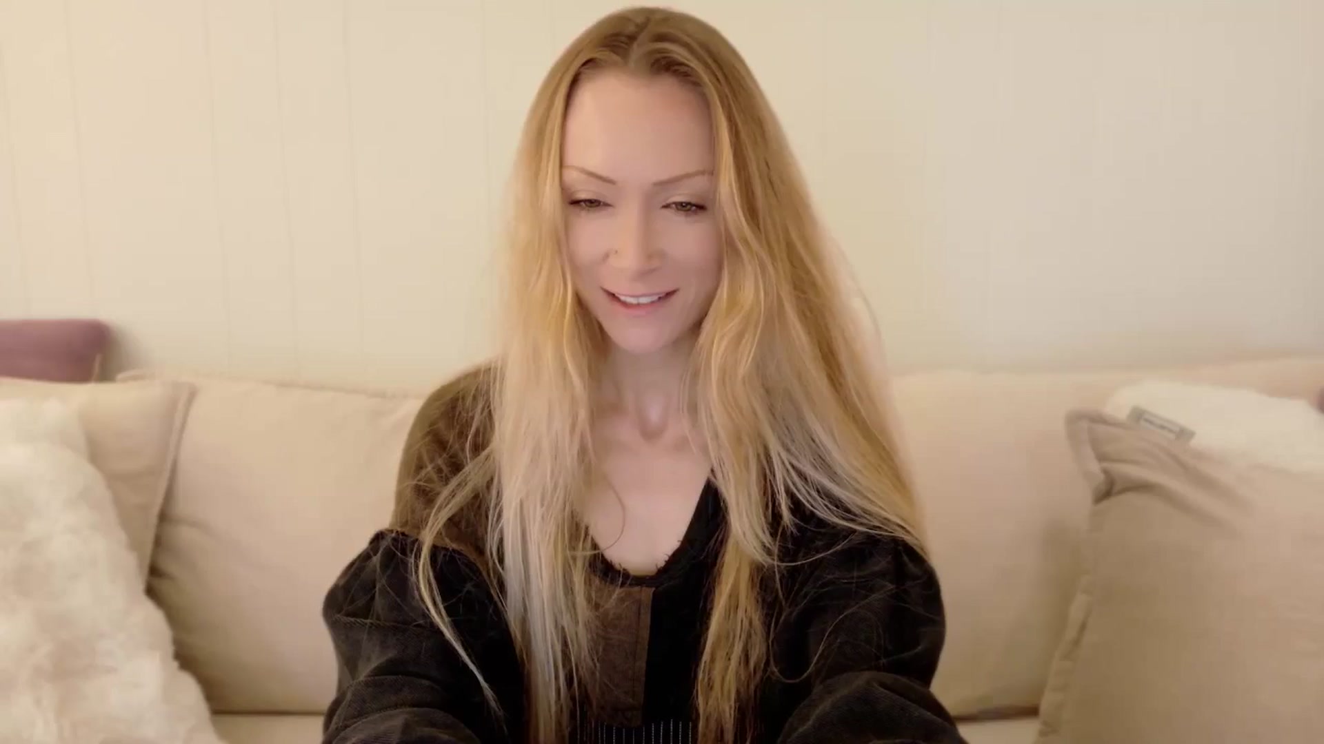 Gallery image thumbnail from xSadiexBlairx's myfreecams stream on, 11/06/2025, 19:05 image 1 of 20