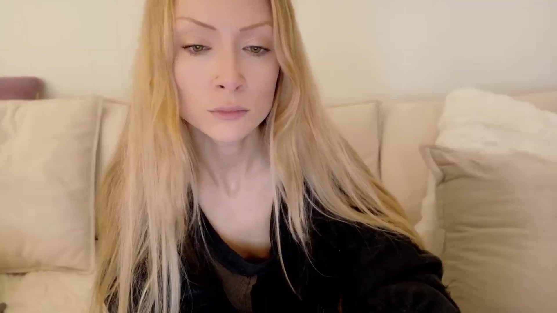 Gallery image thumbnail from xSadiexBlairx's myfreecams stream on, 11/06/2025, 20:03 image 3 of 20