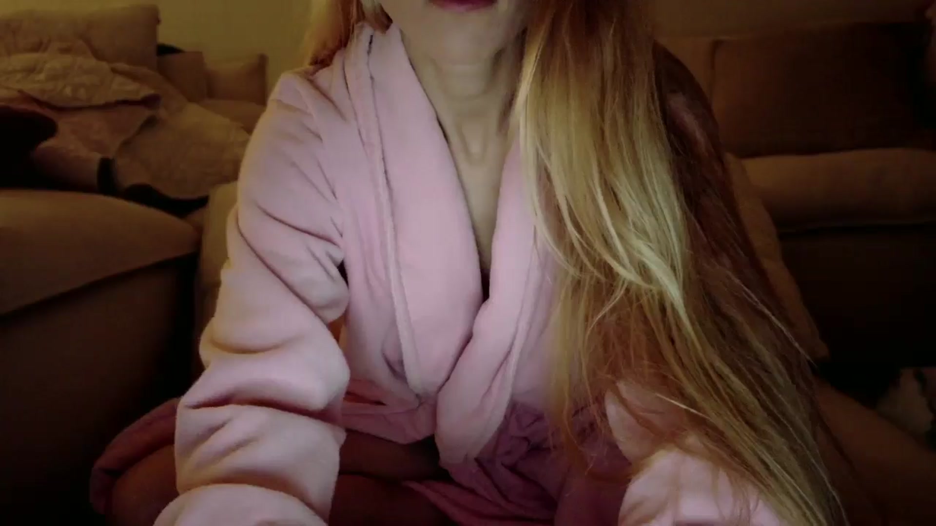 Gallery image thumbnail from xSadiexBlairx's myfreecams stream on, 11/14/2025, 03:23 image 5 of 20