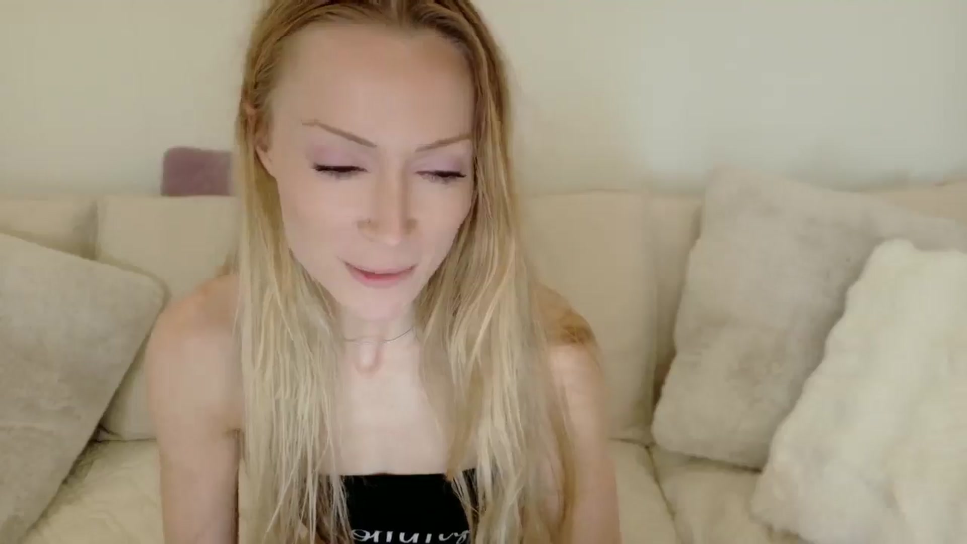 Gallery image thumbnail from xSadiexBlairx's myfreecams stream on, 11/18/2025, 19:06 image 19 of 20