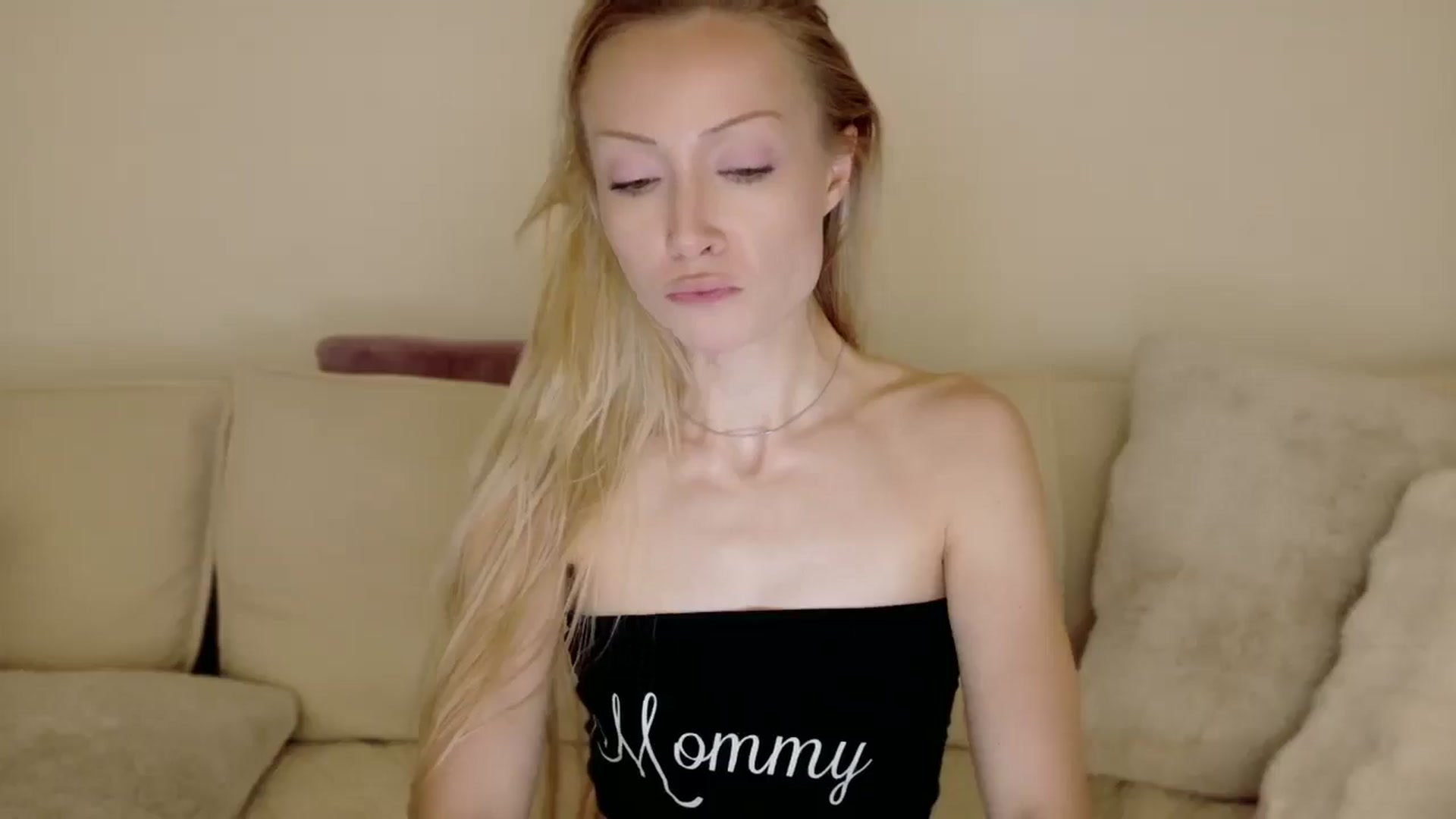 Gallery image thumbnail from xSadiexBlairx's myfreecams stream on, 11/18/2025, 22:14 image 19 of 20