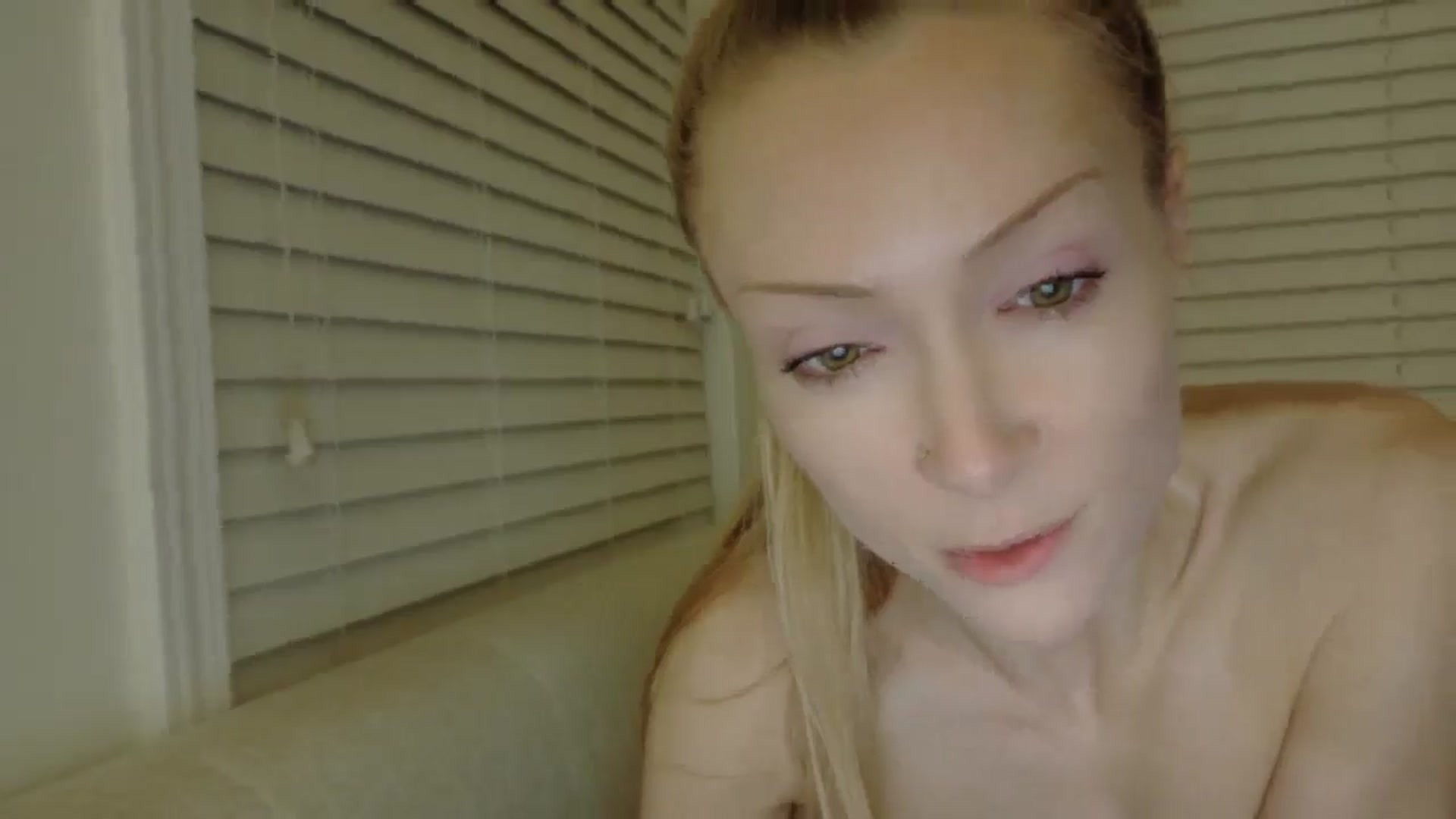 Gallery image thumbnail from xSadiexBlairx's myfreecams stream on, 11/19/2025, 03:36 image 5 of 20