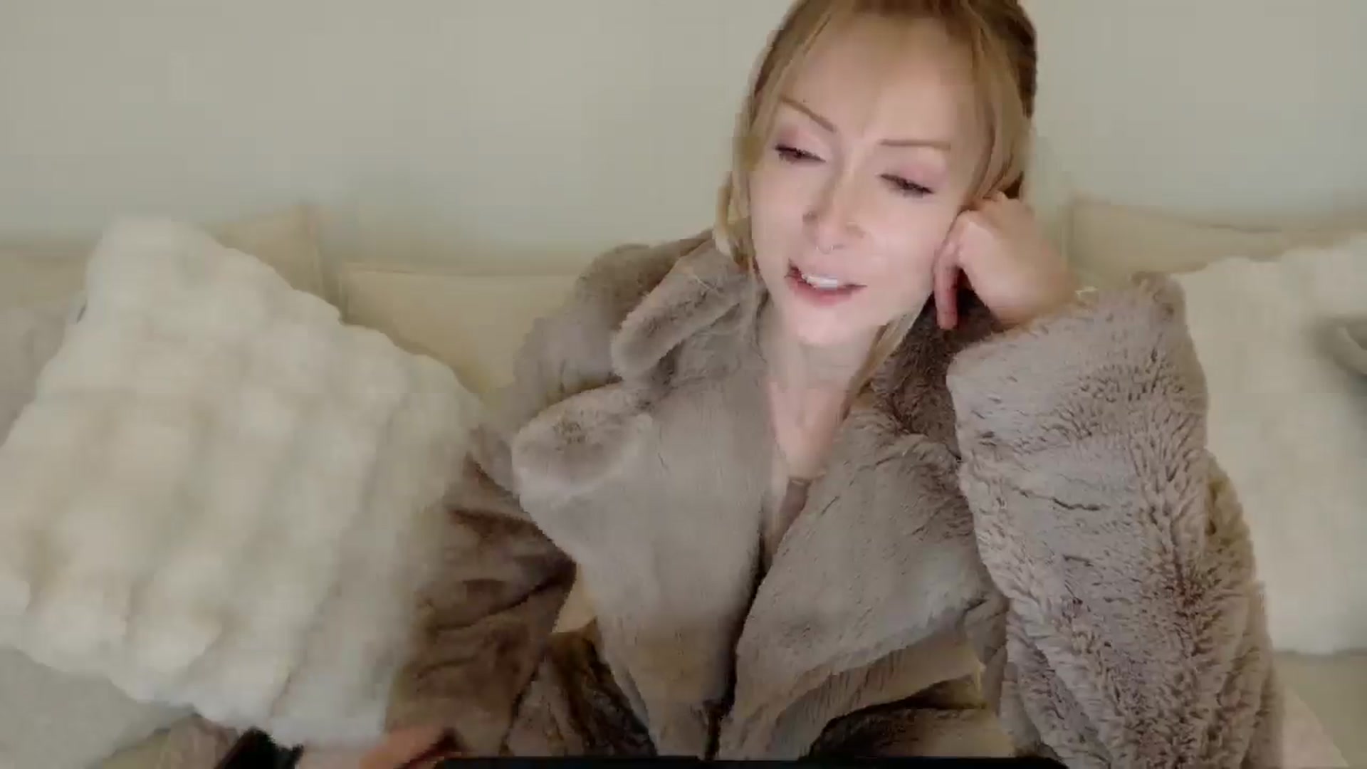 Gallery image thumbnail from xSadiexBlairx's myfreecams stream on, 01/06/2026, 21:00 image 20 of 20