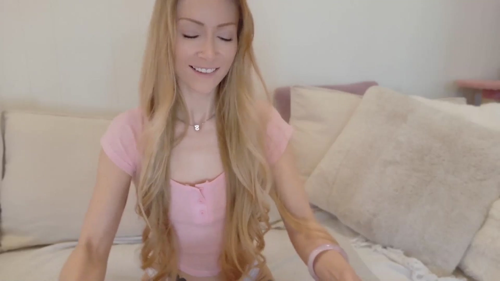 Gallery image thumbnail from xSadiexBlairx's myfreecams stream on, 02/06/2026, 17:24 image 2 of 20