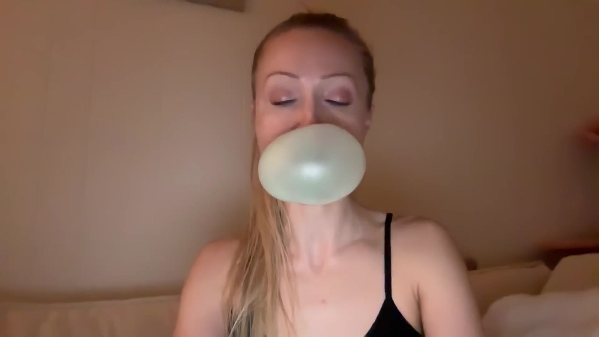 Gallery image thumbnail from xSadiexBlairx's myfreecams stream on, 03/05/2026, 02:50 image 20 of 20