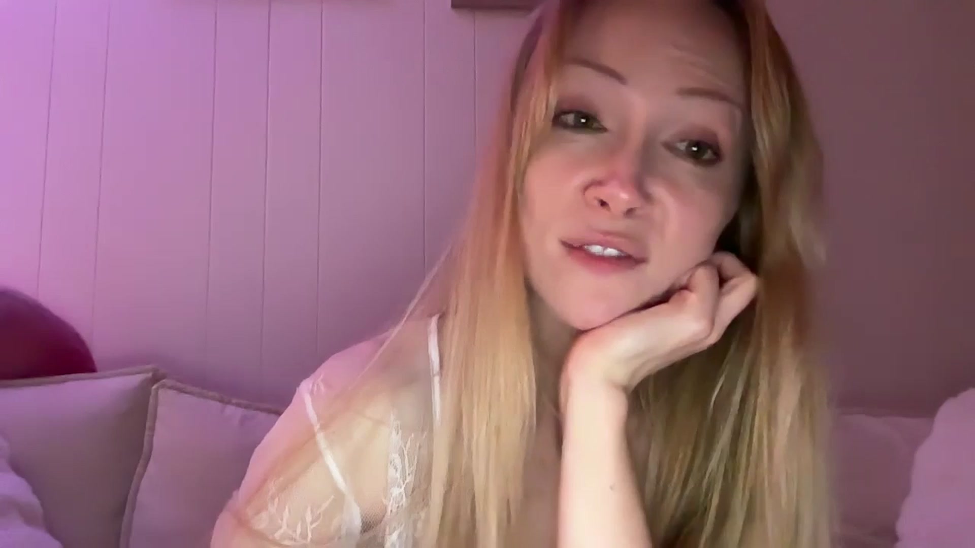 Gallery image thumbnail from xSadiexBlairx's myfreecams stream on, 03/13/2026, 03:03 image 2 of 20