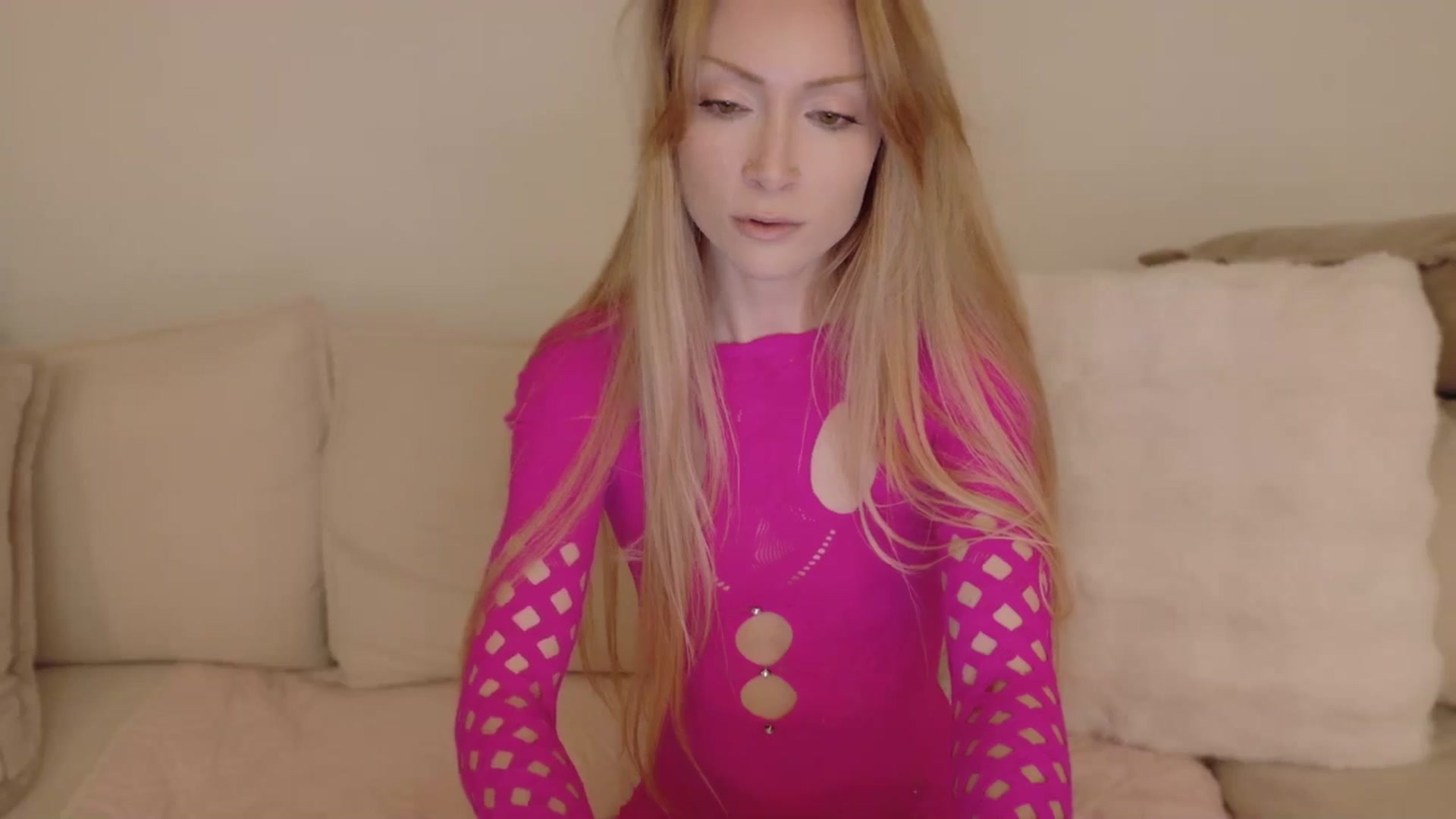 Gallery image thumbnail from xSadiexBlairx's myfreecams stream on, 03/29/2026, 01:20 image 2 of 20