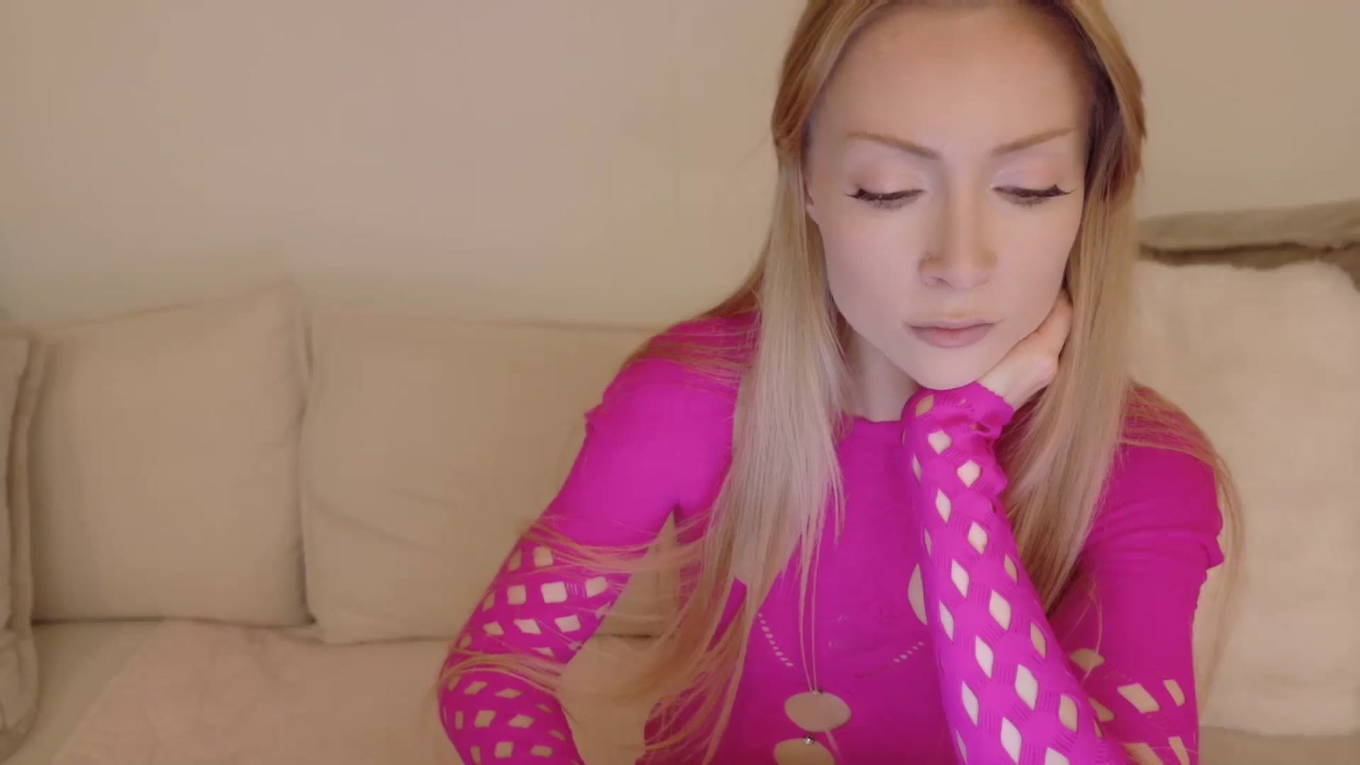 Gallery image thumbnail from xSadiexBlairx's myfreecams stream on, 03/29/2026, 01:20 image 15 of 20
