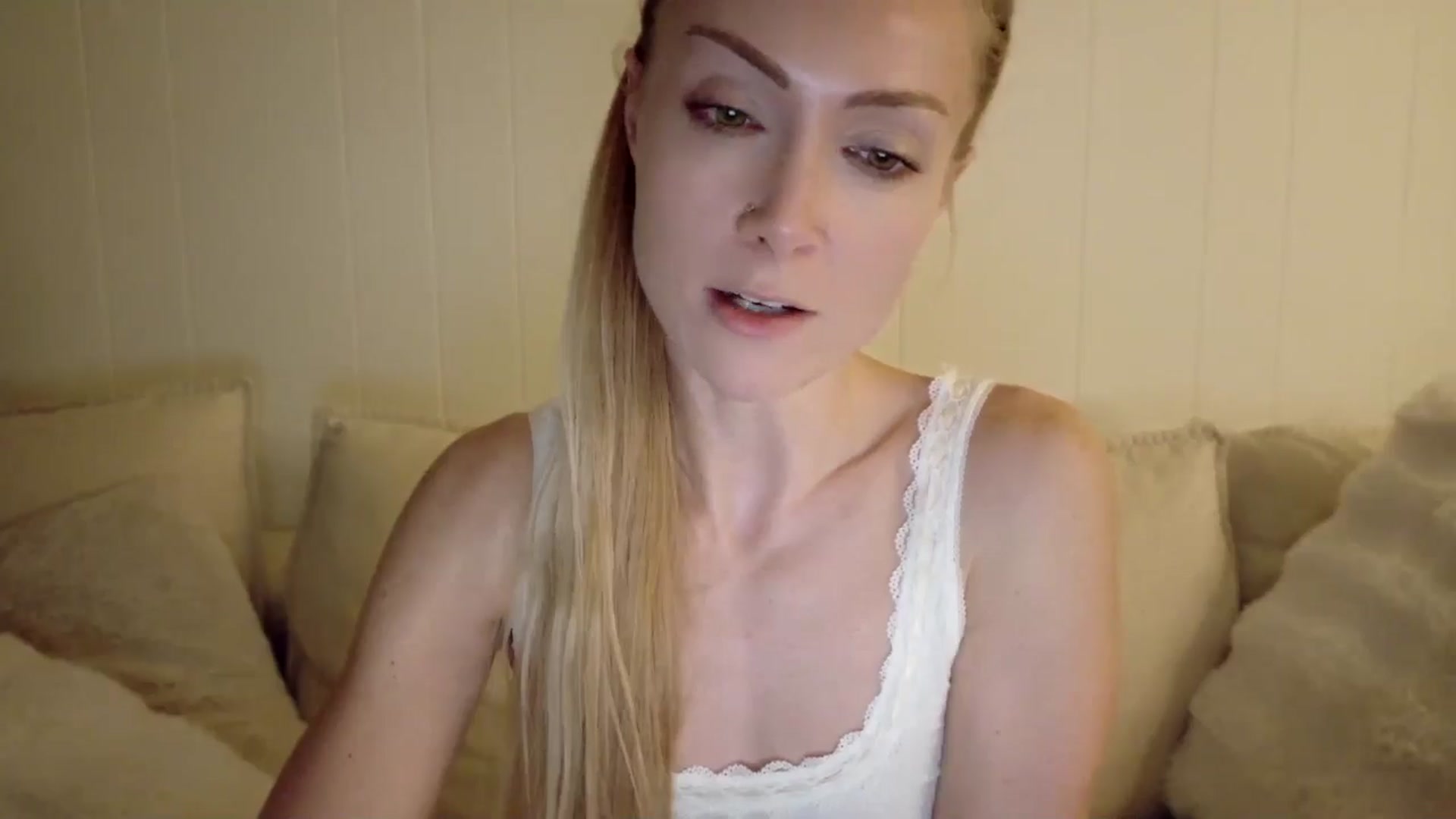 Gallery image thumbnail from xSadiexBlairx's myfreecams stream on, 04/22/2026, 02:59 image 8 of 20