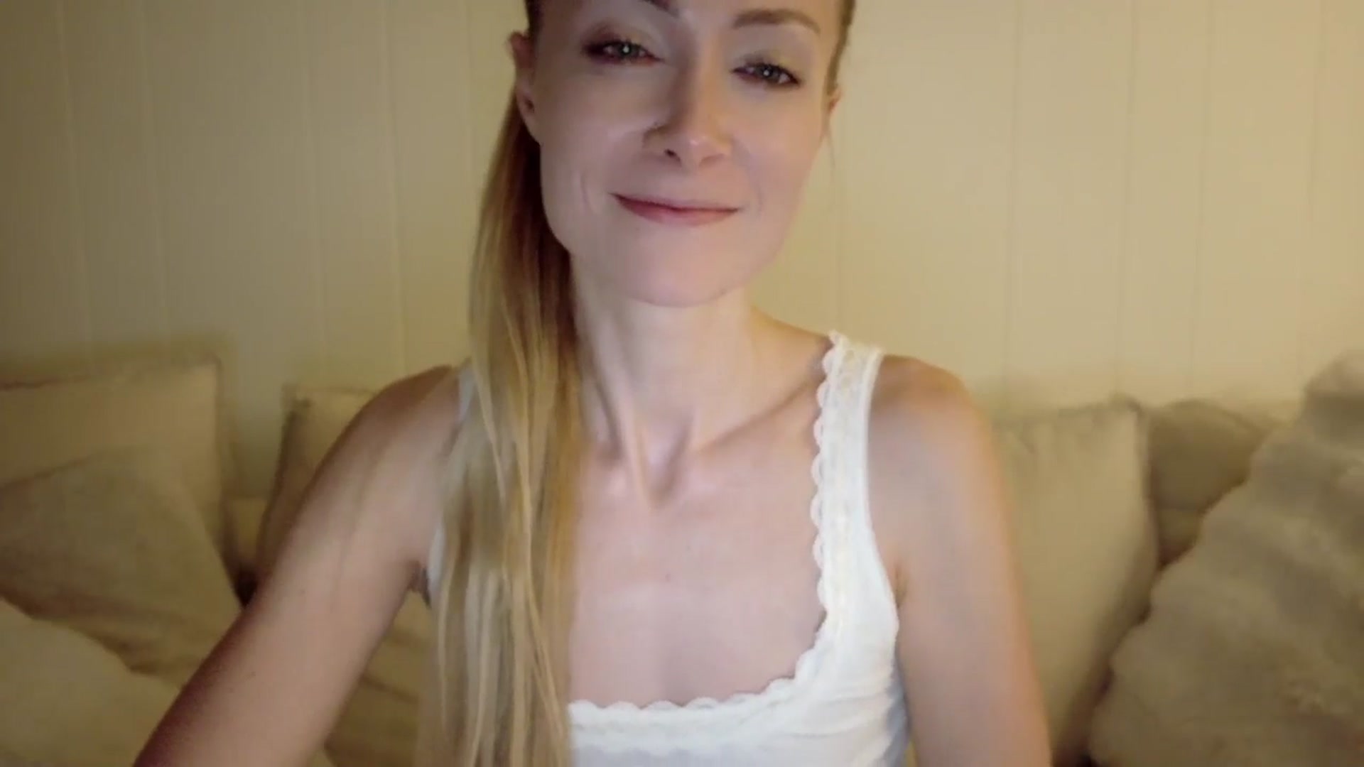 Gallery image thumbnail from xSadiexBlairx's myfreecams stream on, 04/22/2026, 02:59 image 6 of 20