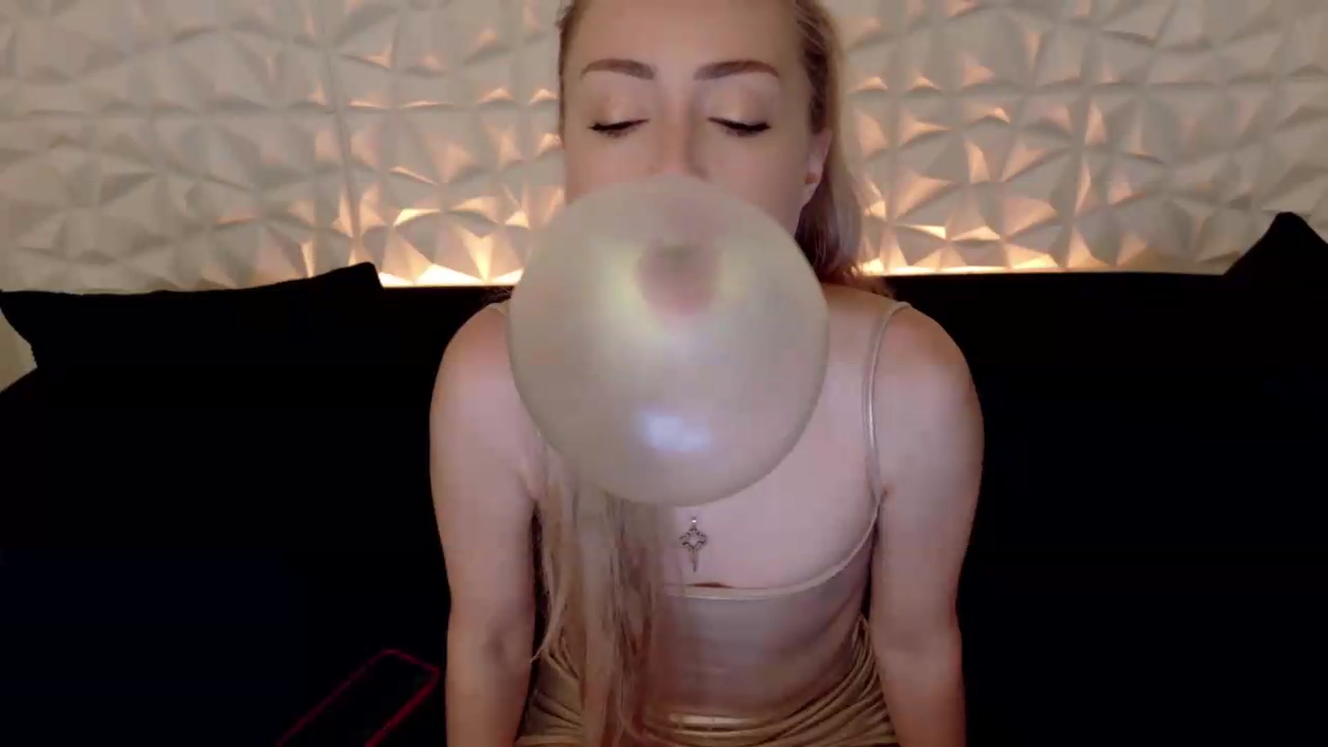 Gallery image thumbnail from xSadiexBlairx's myfreecams stream on, 06/07/2026, 20:24 image 18 of 20