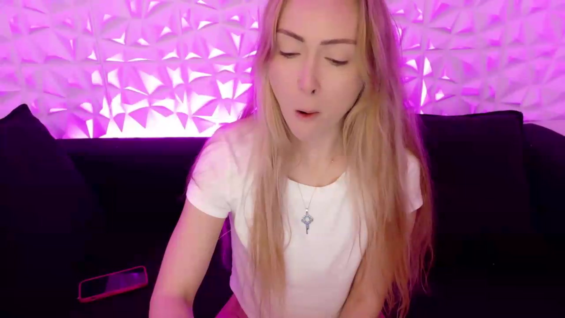 Gallery image thumbnail from xSadiexBlairx's myfreecams stream on, 06/09/2026, 19:33 image 4 of 20