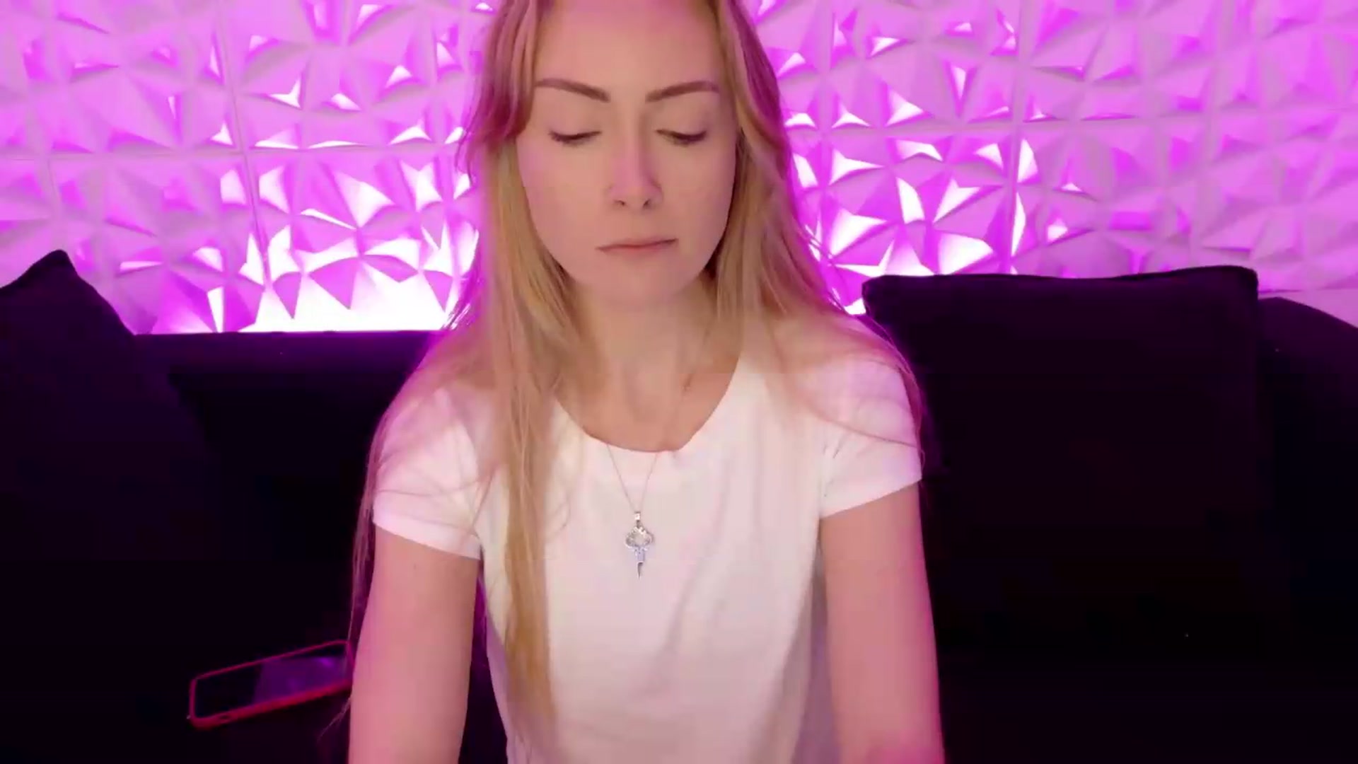 Gallery image thumbnail from xSadiexBlairx's myfreecams stream on, 06/09/2026, 19:33 image 17 of 20