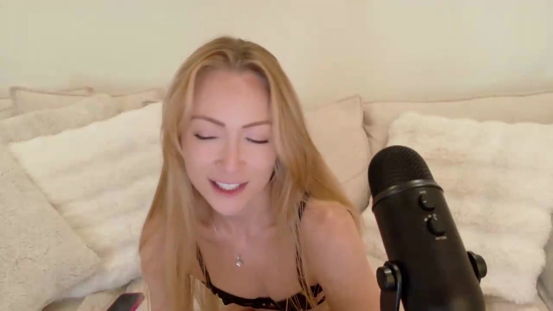 Gallery image thumbnail from xSadiexBlairx's myfreecams stream on, 08/14/2026, 19:47 image 4 of 20
