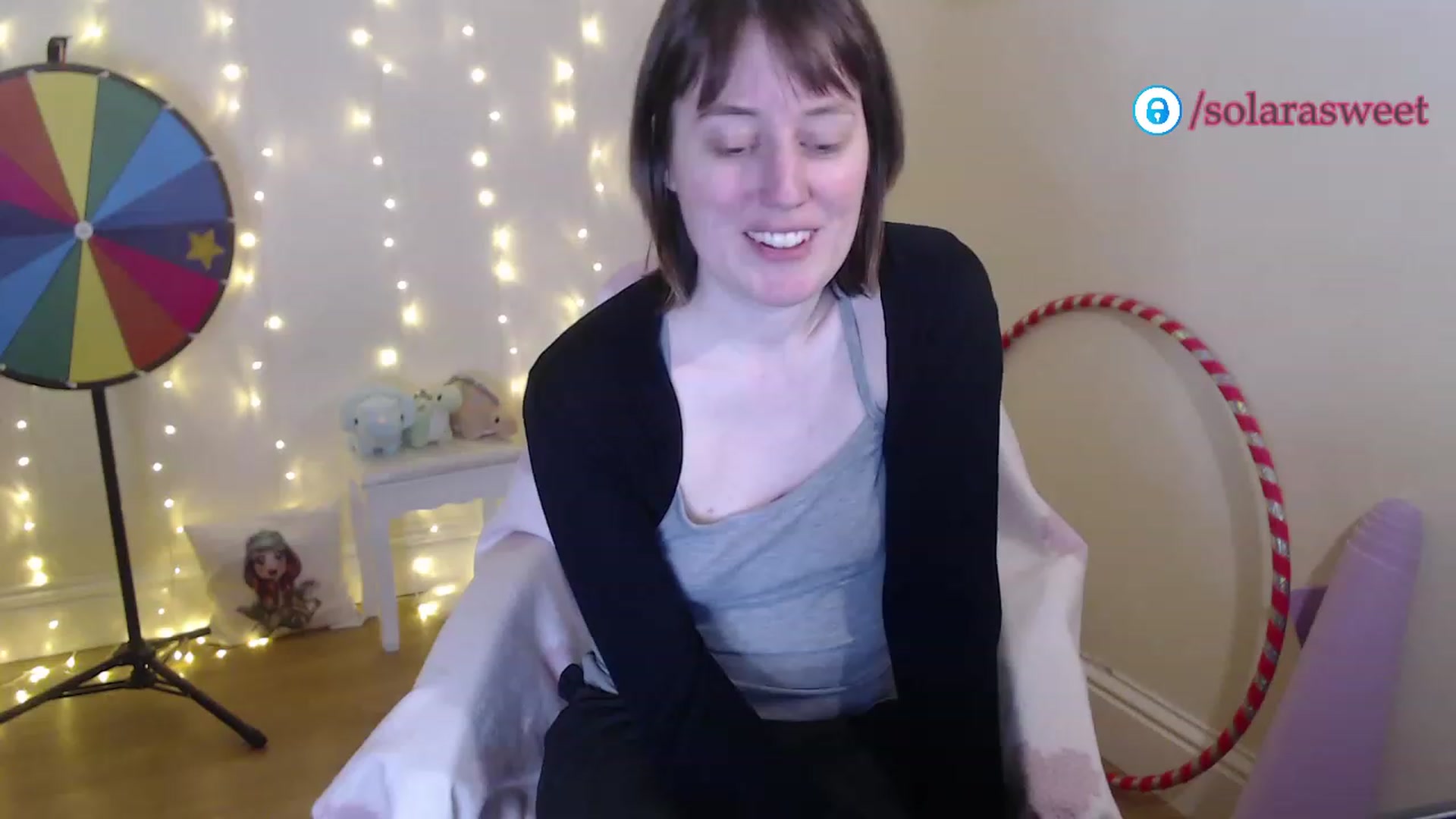 Gallery image thumbnail from xSolaraSweetx's myfreecams stream on, 01/03/2023, 20:29 image 5 of 20