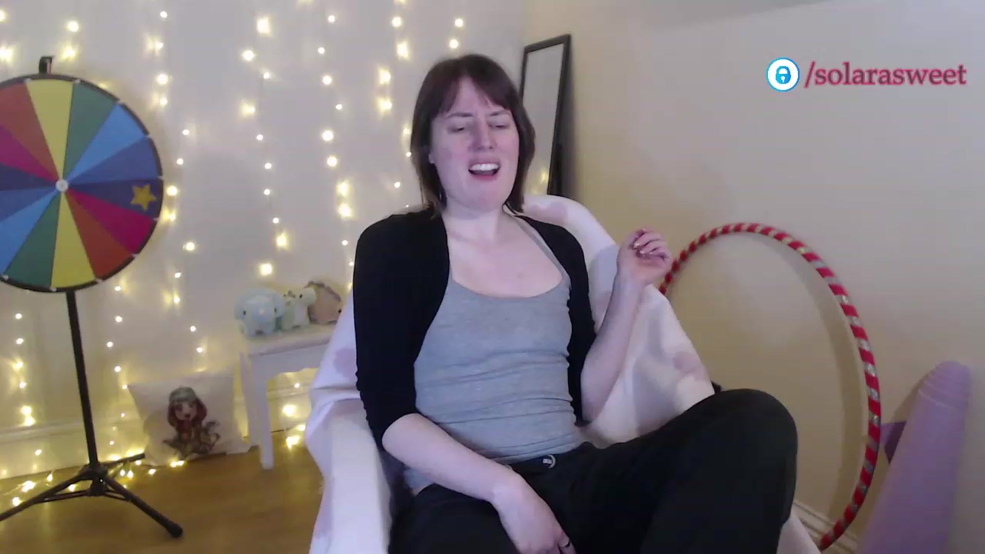 Gallery image thumbnail from xSolaraSweetx's myfreecams stream on, 01/03/2023, 20:29 image 12 of 20