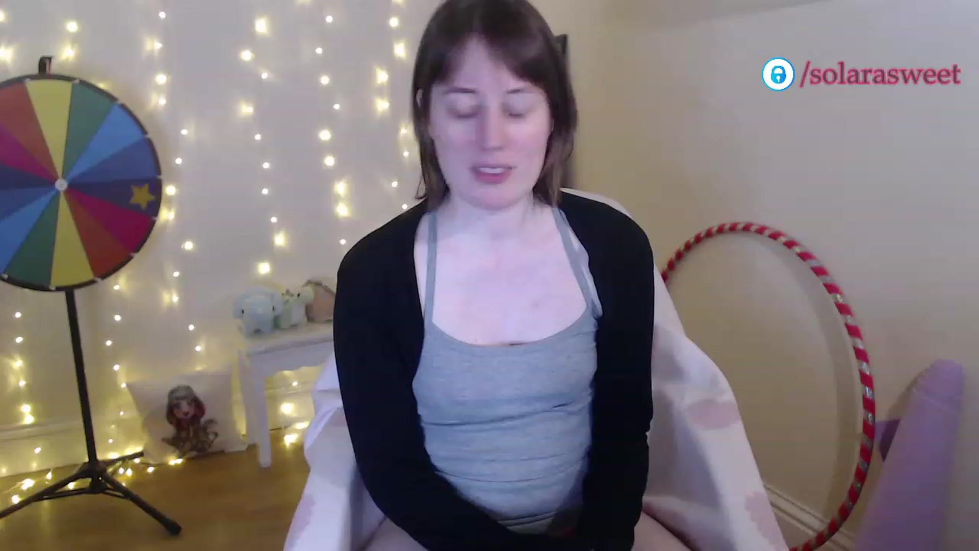 Gallery image thumbnail from xSolaraSweetx's myfreecams stream on, 01/03/2023, 21:04 image 2 of 20