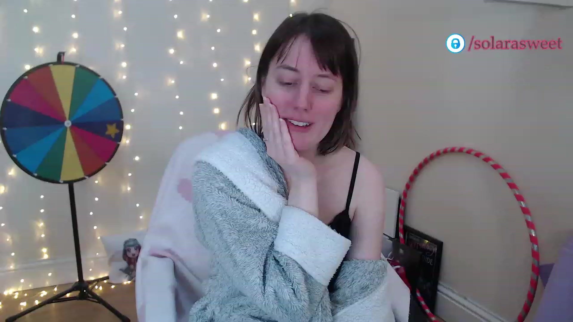 Gallery image thumbnail from xSolaraSweetx's myfreecams stream on, 01/04/2023, 09:54 image 9 of 20