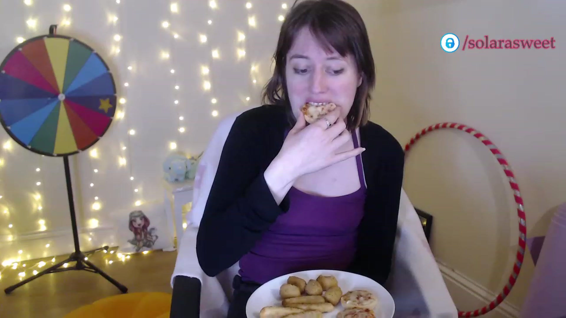 Gallery image thumbnail from xSolaraSweetx's myfreecams stream on, 01/04/2023, 22:49 image 8 of 20