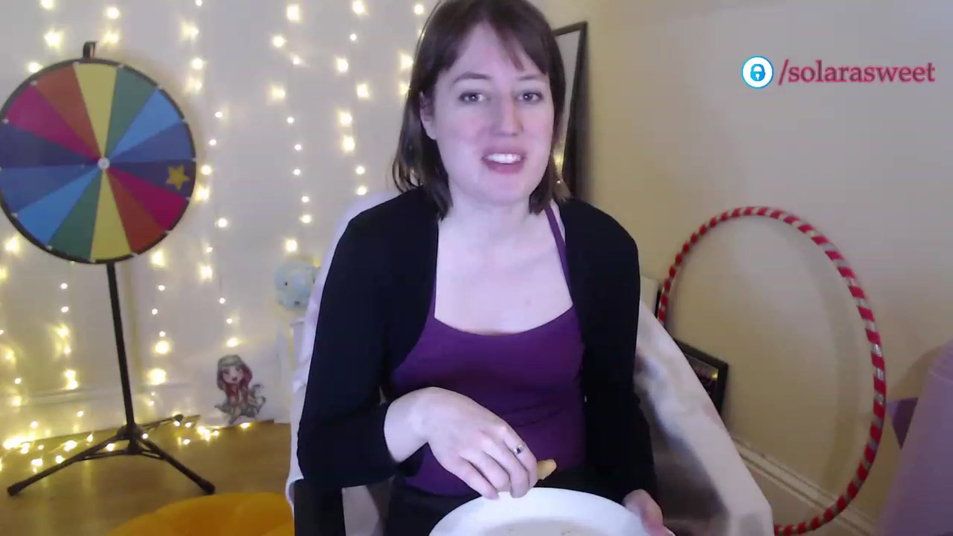 Gallery image thumbnail from xSolaraSweetx's myfreecams stream on, 01/04/2023, 22:49 image 10 of 20