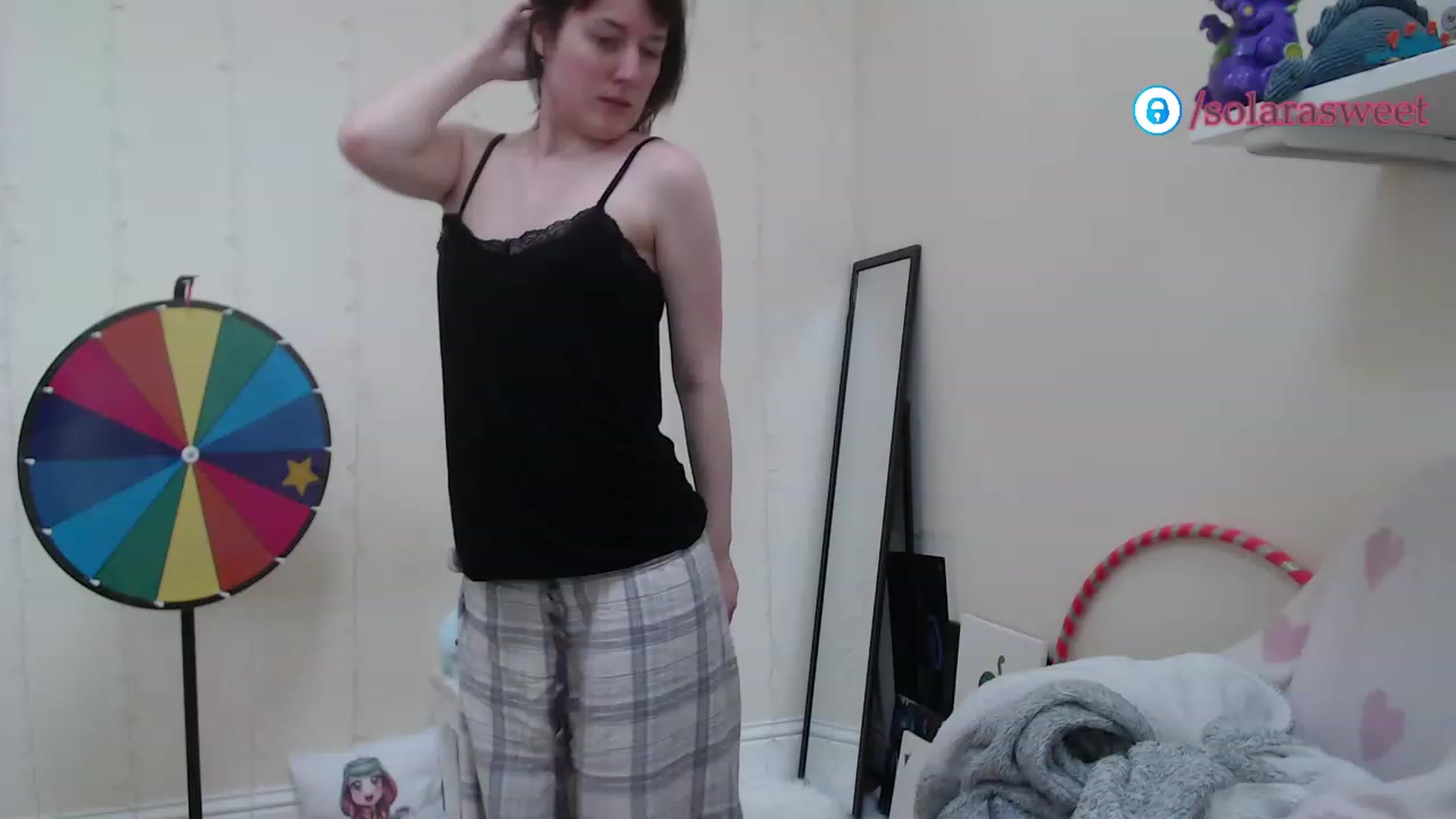 Gallery image thumbnail from xSolaraSweetx's myfreecams stream on, 01/06/2023, 11:24 image 15 of 20