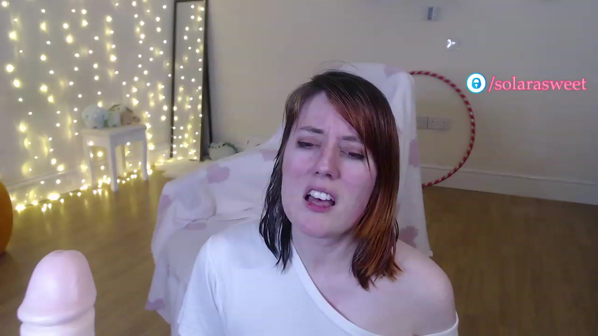 Gallery image thumbnail from xSolaraSweetx's myfreecams stream on, 04/15/2023, 21:39 image 12 of 20