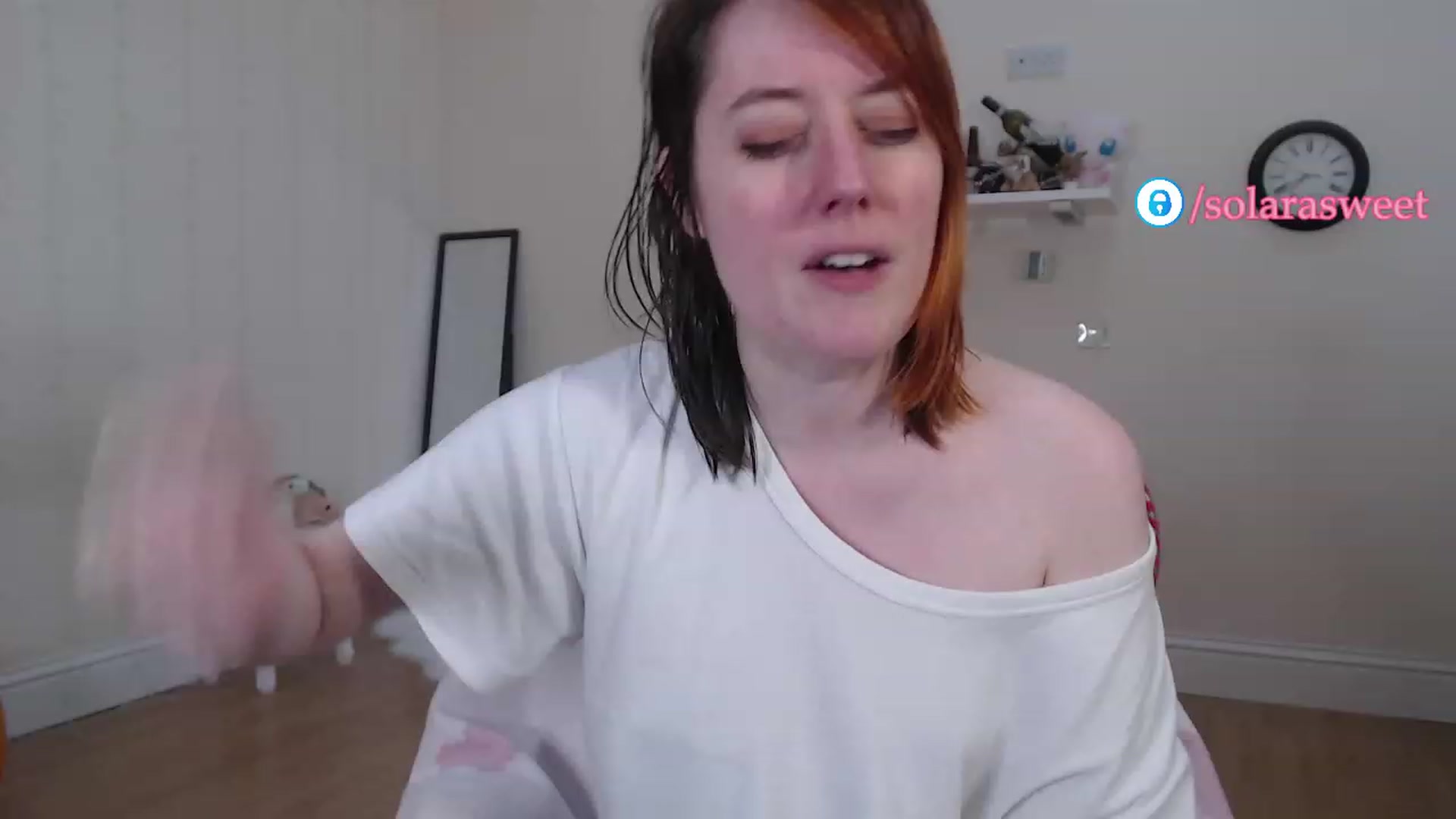 Gallery image thumbnail from xSolaraSweetx's myfreecams stream on, 04/15/2023, 21:39 image 6 of 20