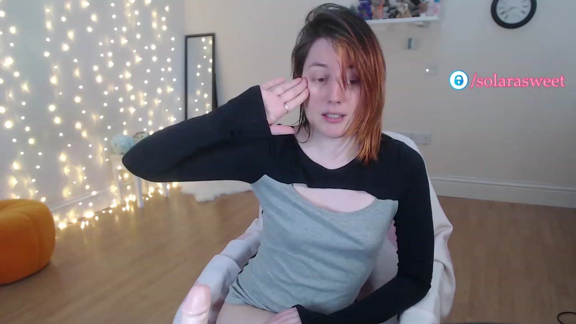 Gallery image thumbnail from xSolaraSweetx's myfreecams stream on, 05/14/2023, 20:06 image 11 of 20