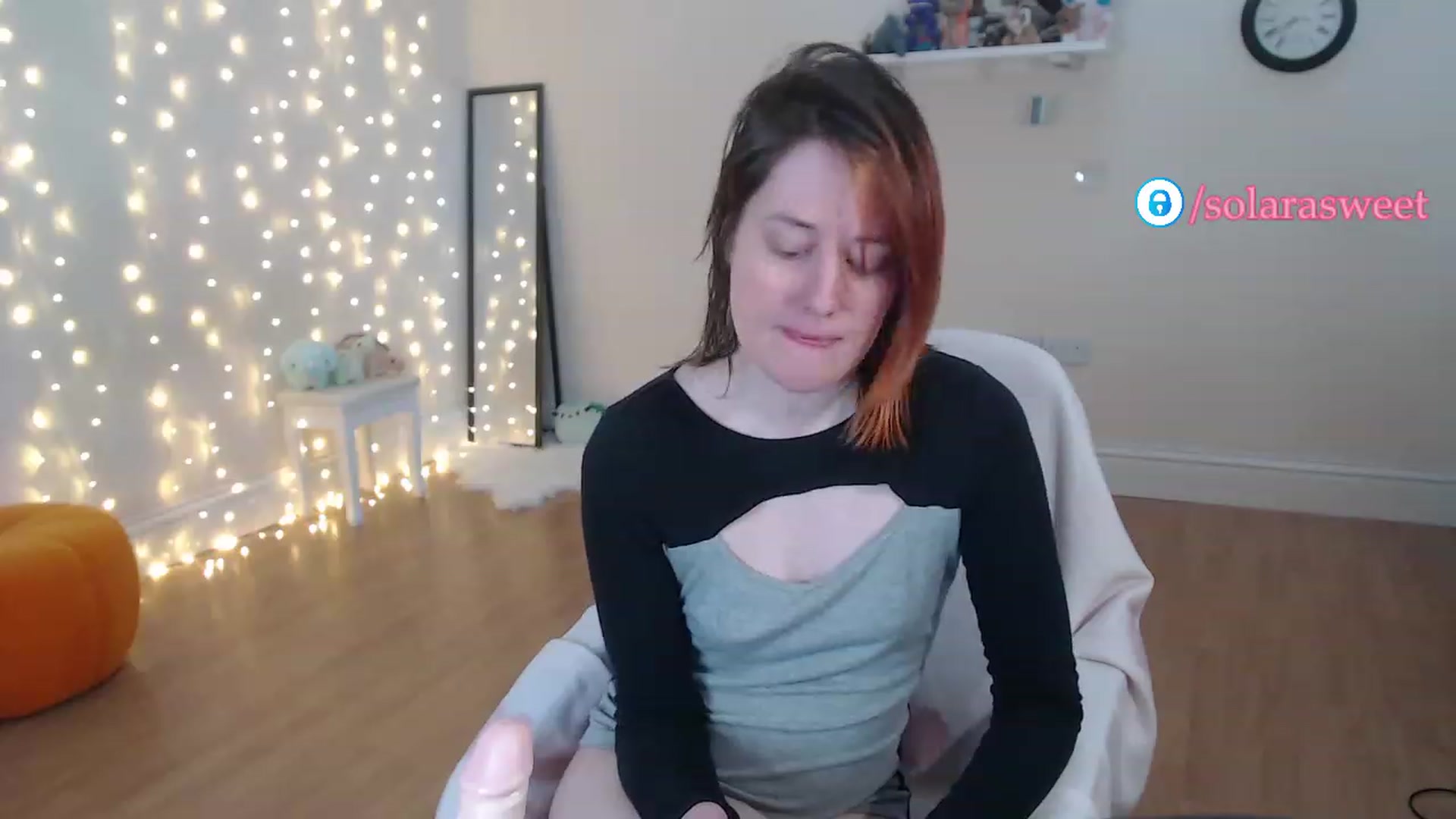 Gallery image thumbnail from xSolaraSweetx's myfreecams stream on, 05/14/2023, 20:06 image 13 of 20