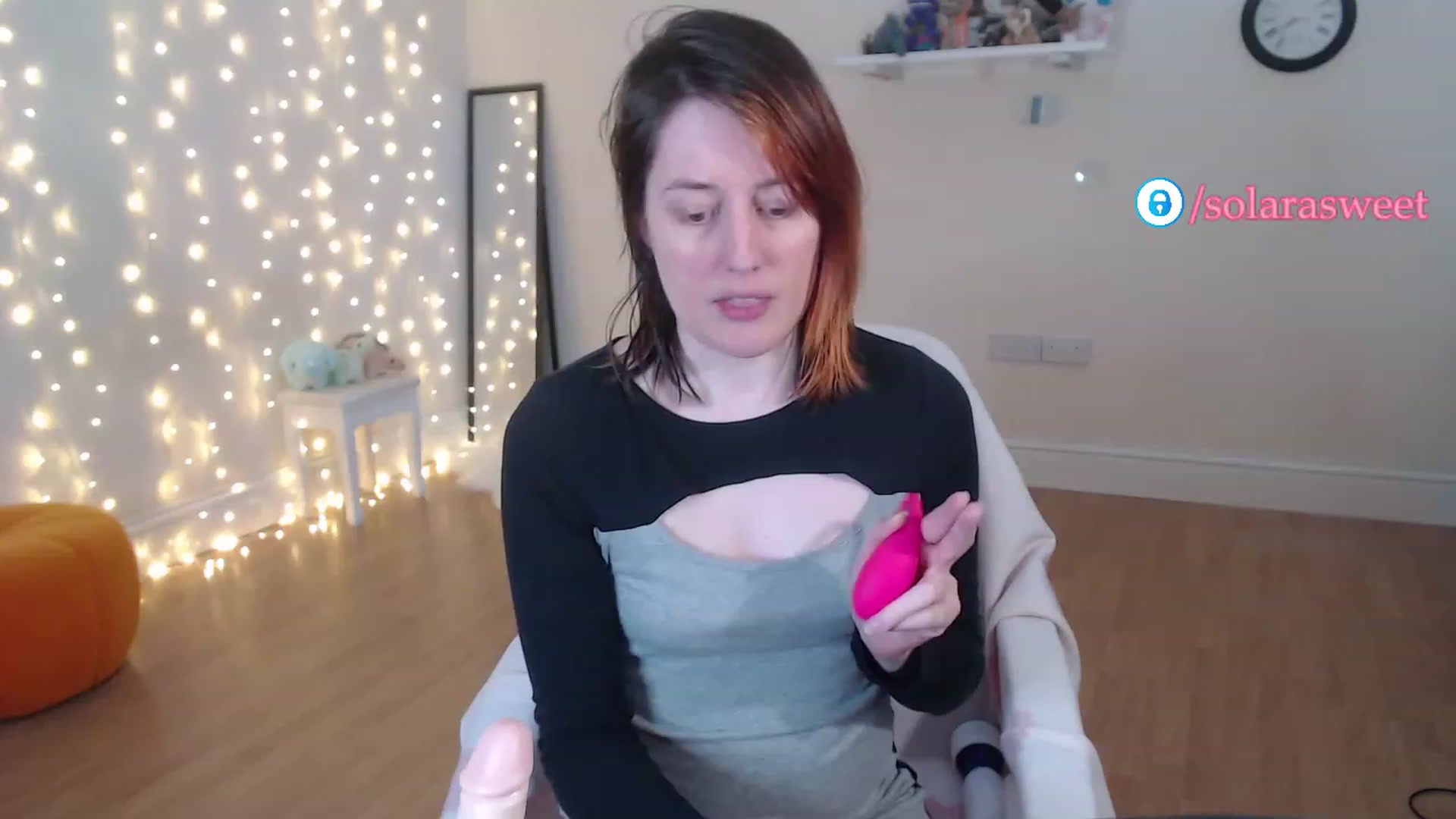 Gallery image thumbnail from xSolaraSweetx's myfreecams stream on, 05/14/2023, 20:06 image 20 of 20