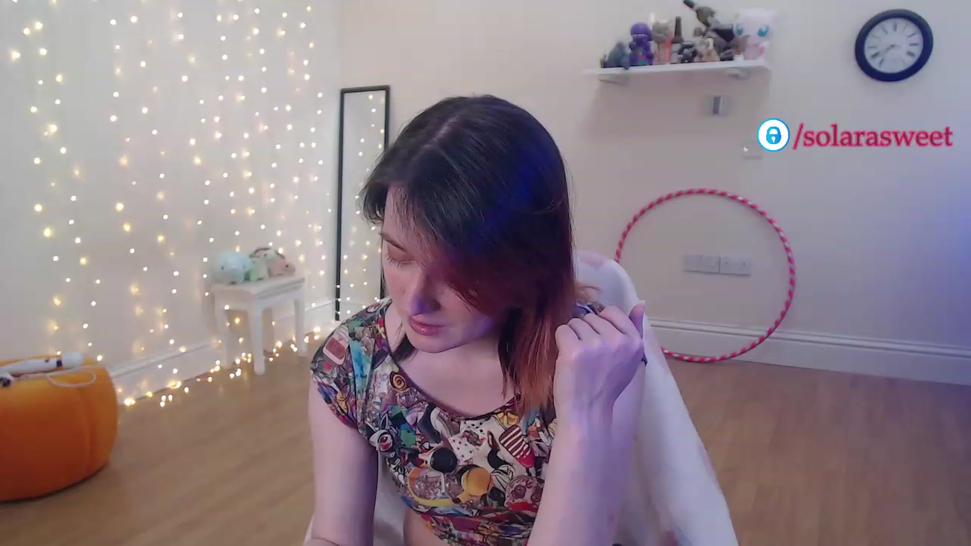 Gallery image thumbnail from xSolaraSweetx's myfreecams stream on, 06/19/2023, 20:11 image 2 of 20