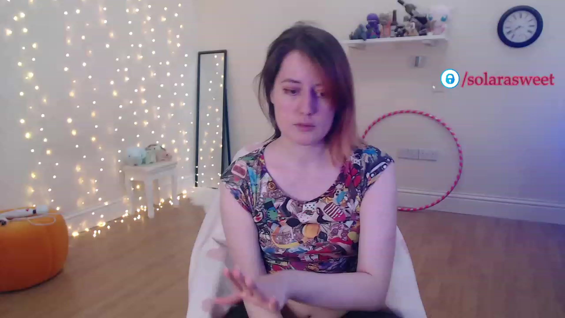 Gallery image thumbnail from xSolaraSweetx's myfreecams stream on, 06/19/2023, 20:11 image 11 of 20