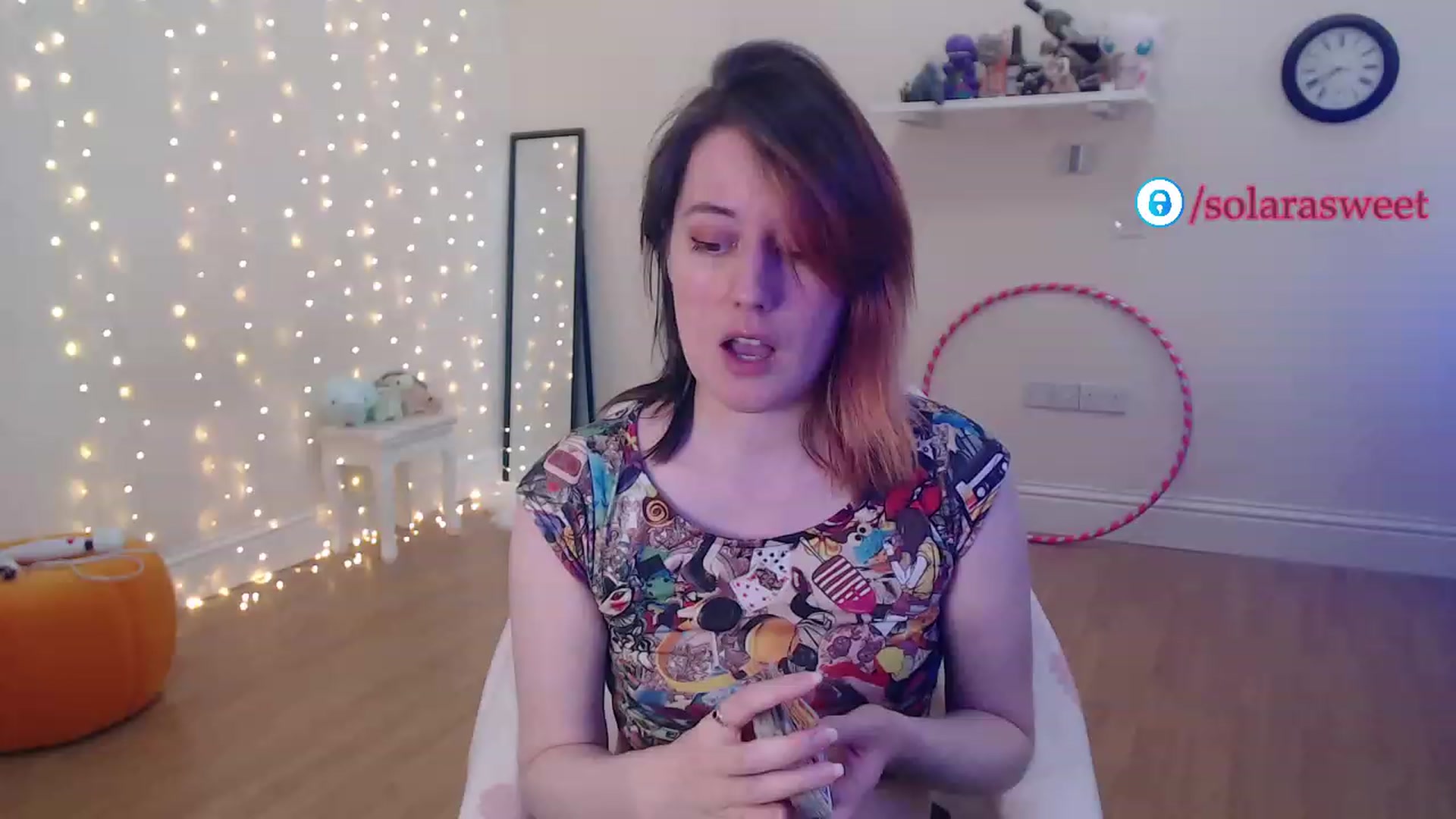 Gallery image thumbnail from xSolaraSweetx's myfreecams stream on, 06/19/2023, 20:11 image 9 of 20