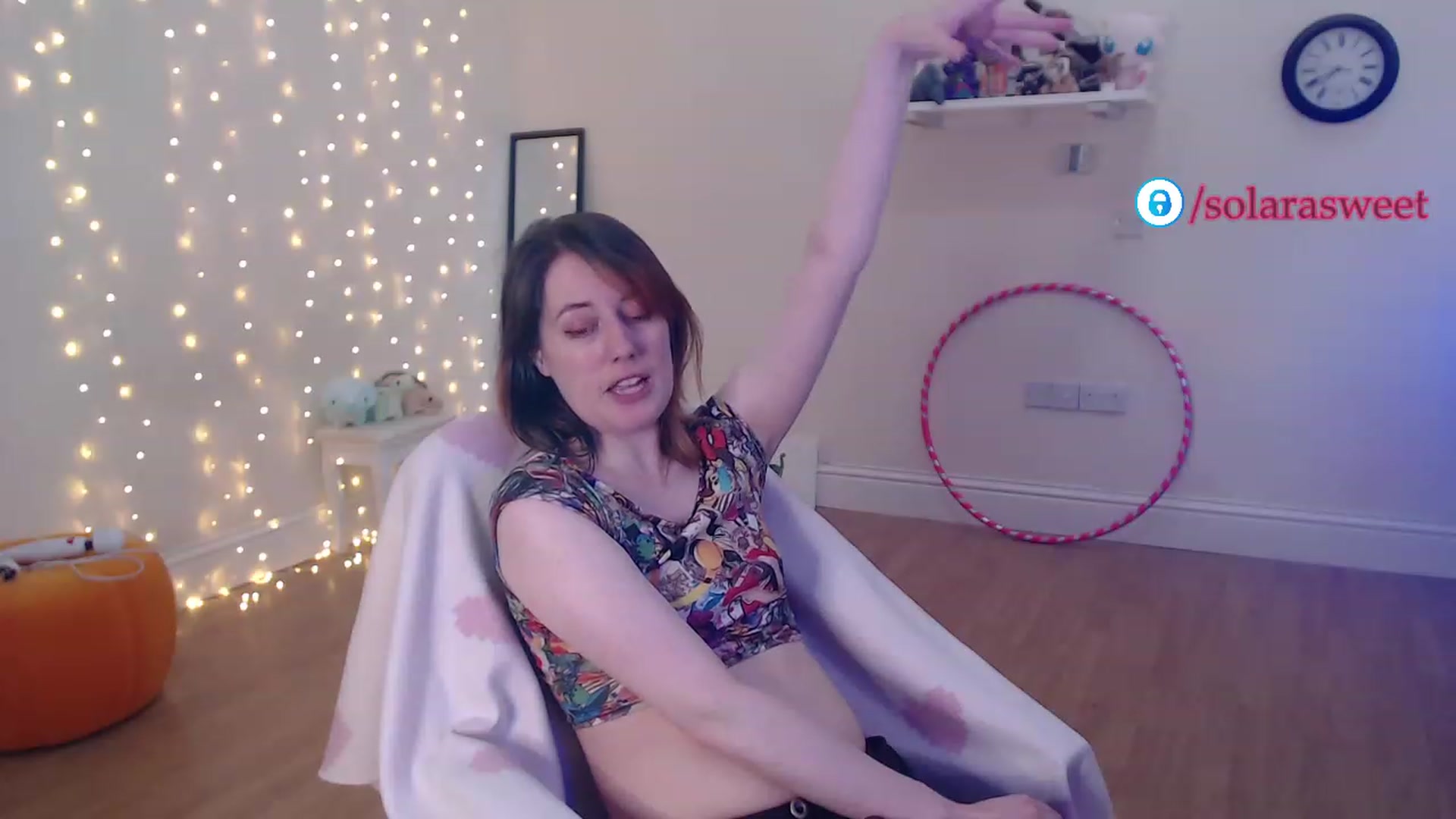 Gallery image thumbnail from xSolaraSweetx's myfreecams stream on, 06/19/2023, 20:11 image 15 of 20