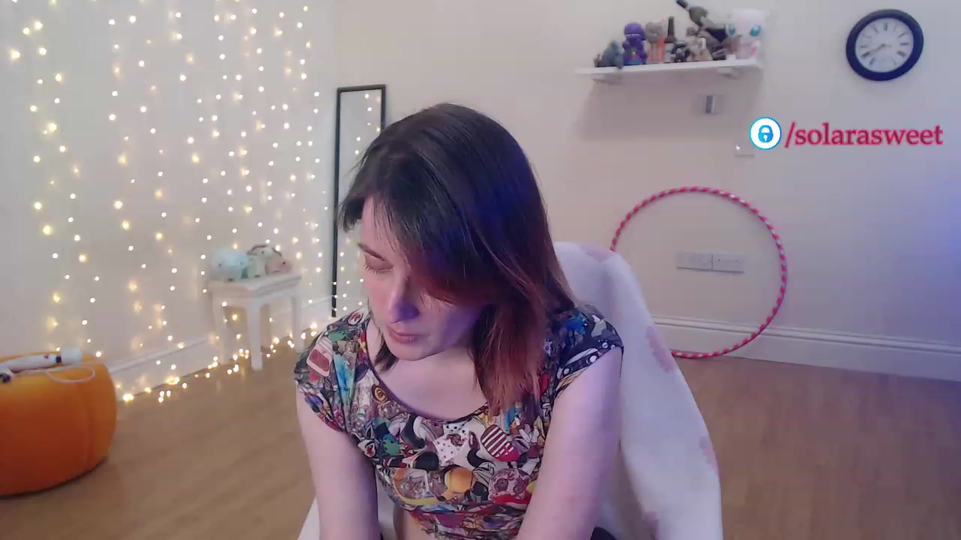 Gallery image thumbnail from xSolaraSweetx's myfreecams stream on, 06/19/2023, 20:11 image 7 of 20