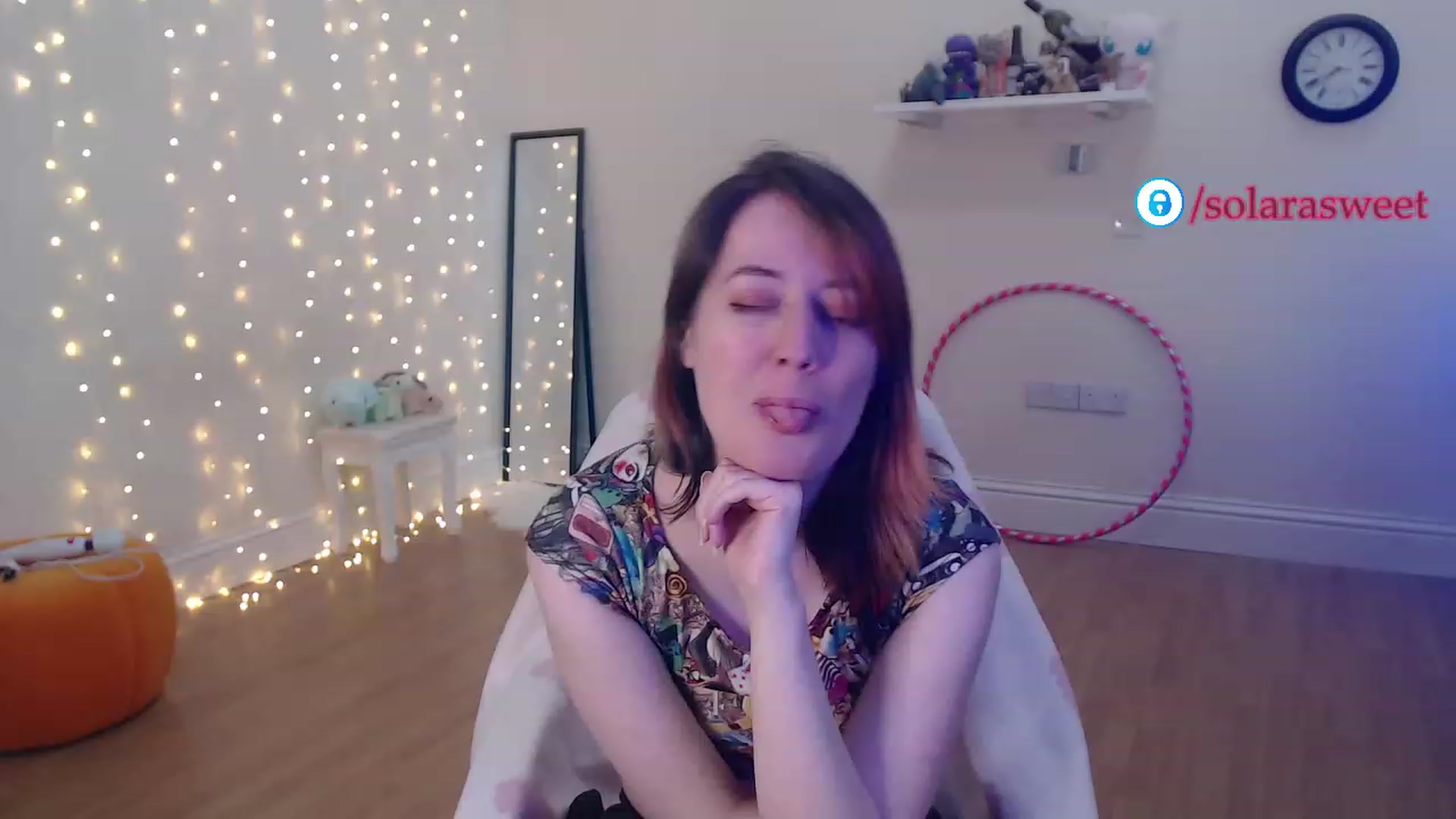 Gallery image thumbnail from xSolaraSweetx's myfreecams stream on, 06/19/2023, 20:11 image 13 of 20