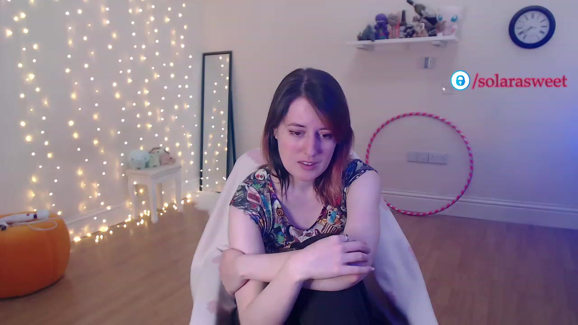 Gallery image thumbnail from xSolaraSweetx's myfreecams stream on, 06/19/2023, 20:11 image 17 of 20