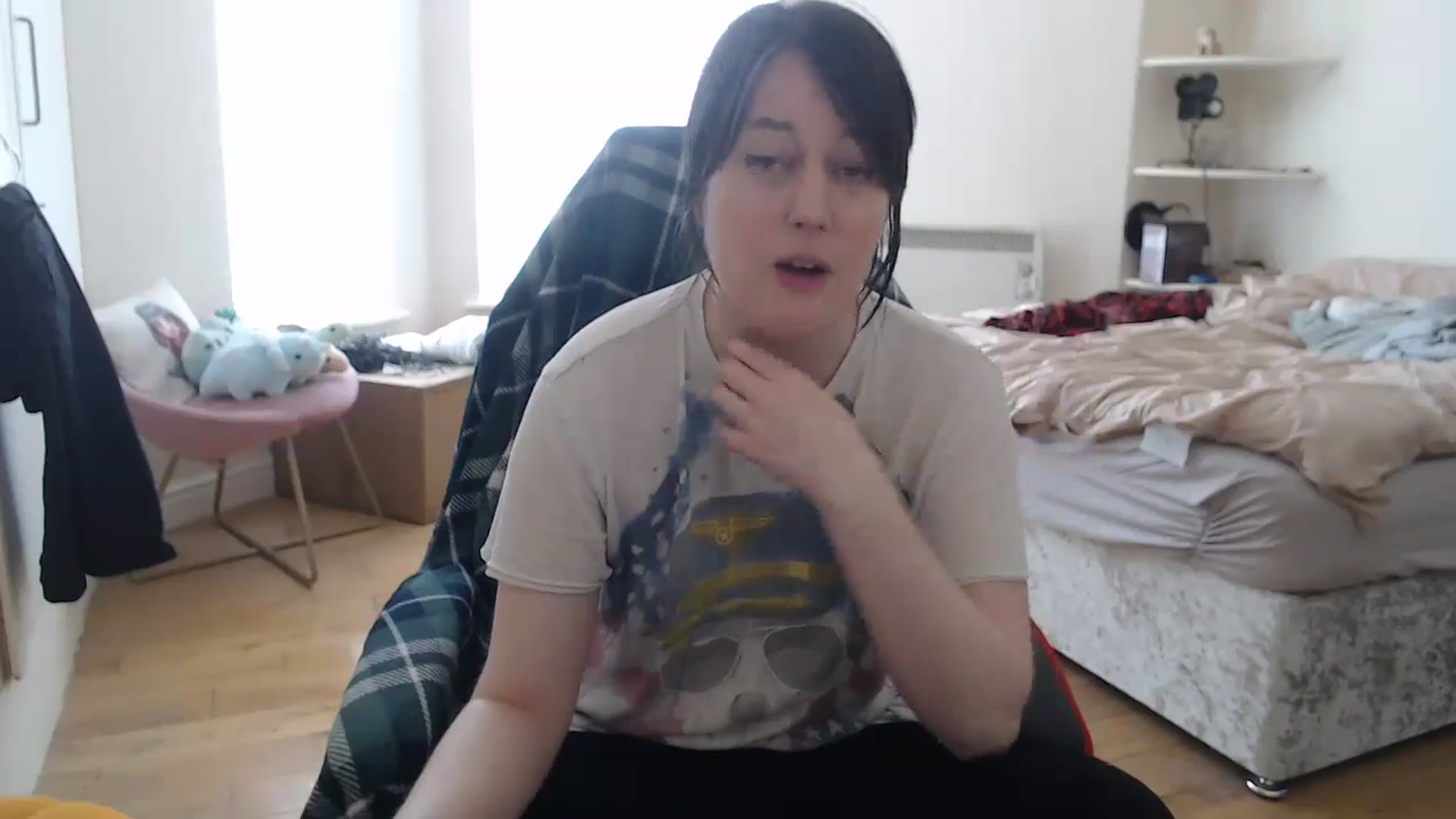 Gallery image thumbnail from xSolaraSweetx's myfreecams stream on, 07/21/2024, 13:27 image 13 of 20