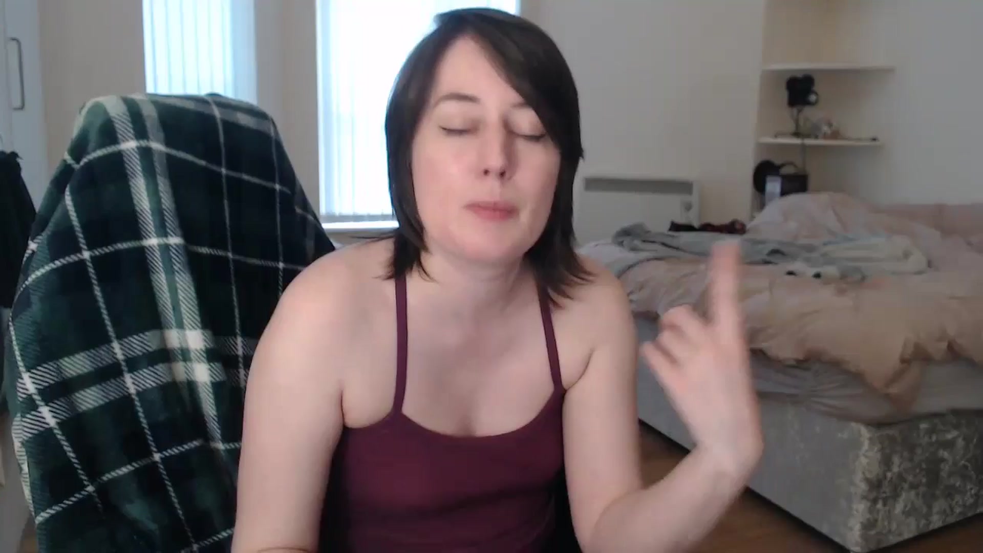 Gallery image thumbnail from xSolaraSweetx's myfreecams stream on, 07/23/2024, 18:32 image 17 of 20