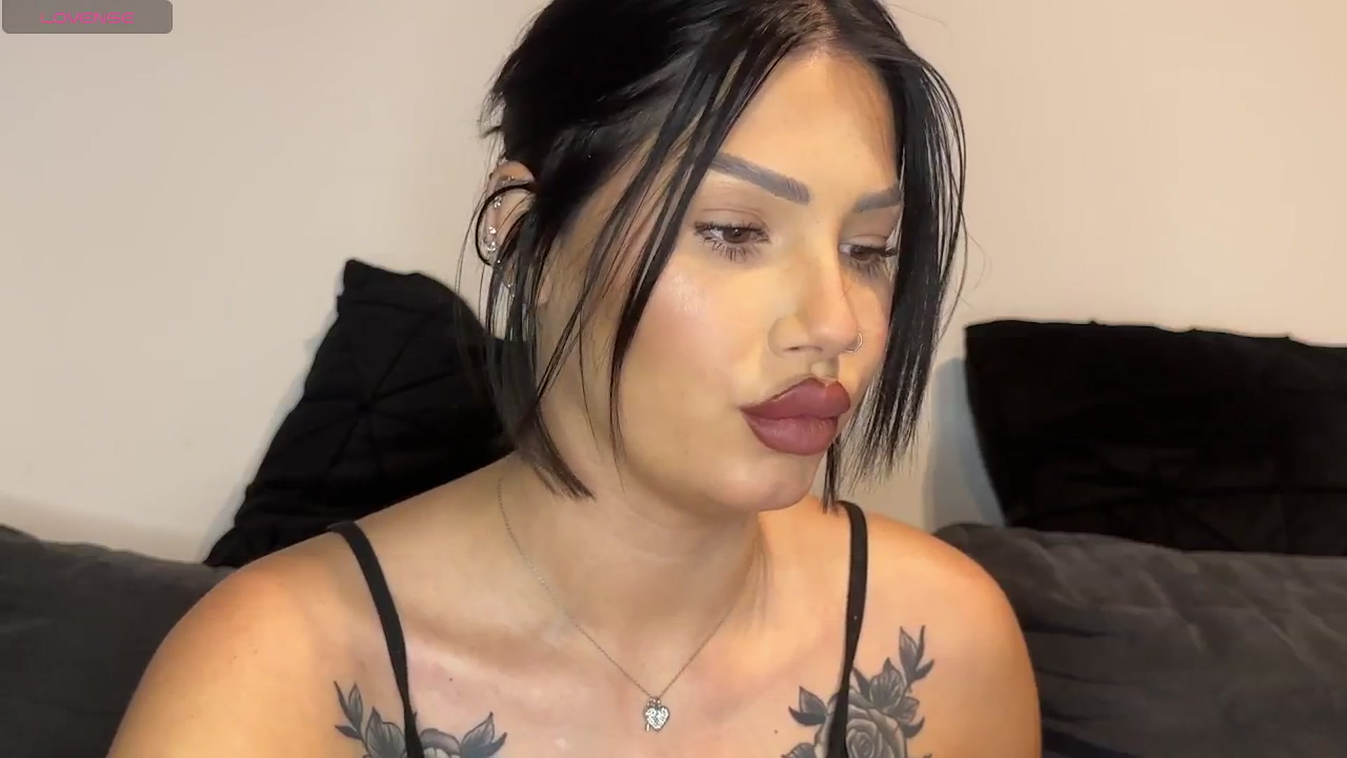 Gallery image thumbnail from xSugarKellie's myfreecams stream on, 05/27/2024, 17:19 image 18 of 20