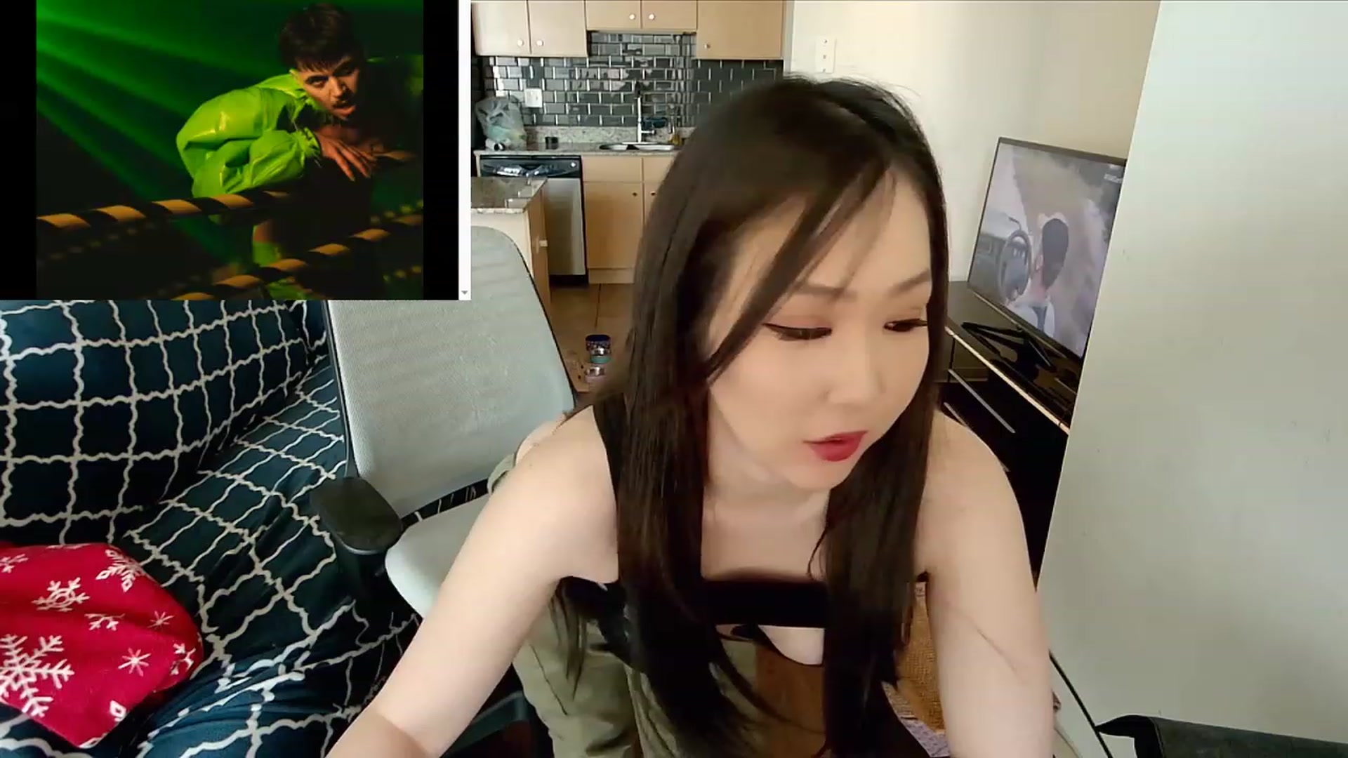 Gallery image thumbnail from xWildThingx's myfreecams stream on, 05/28/2023, 19:28 image 8 of 20
